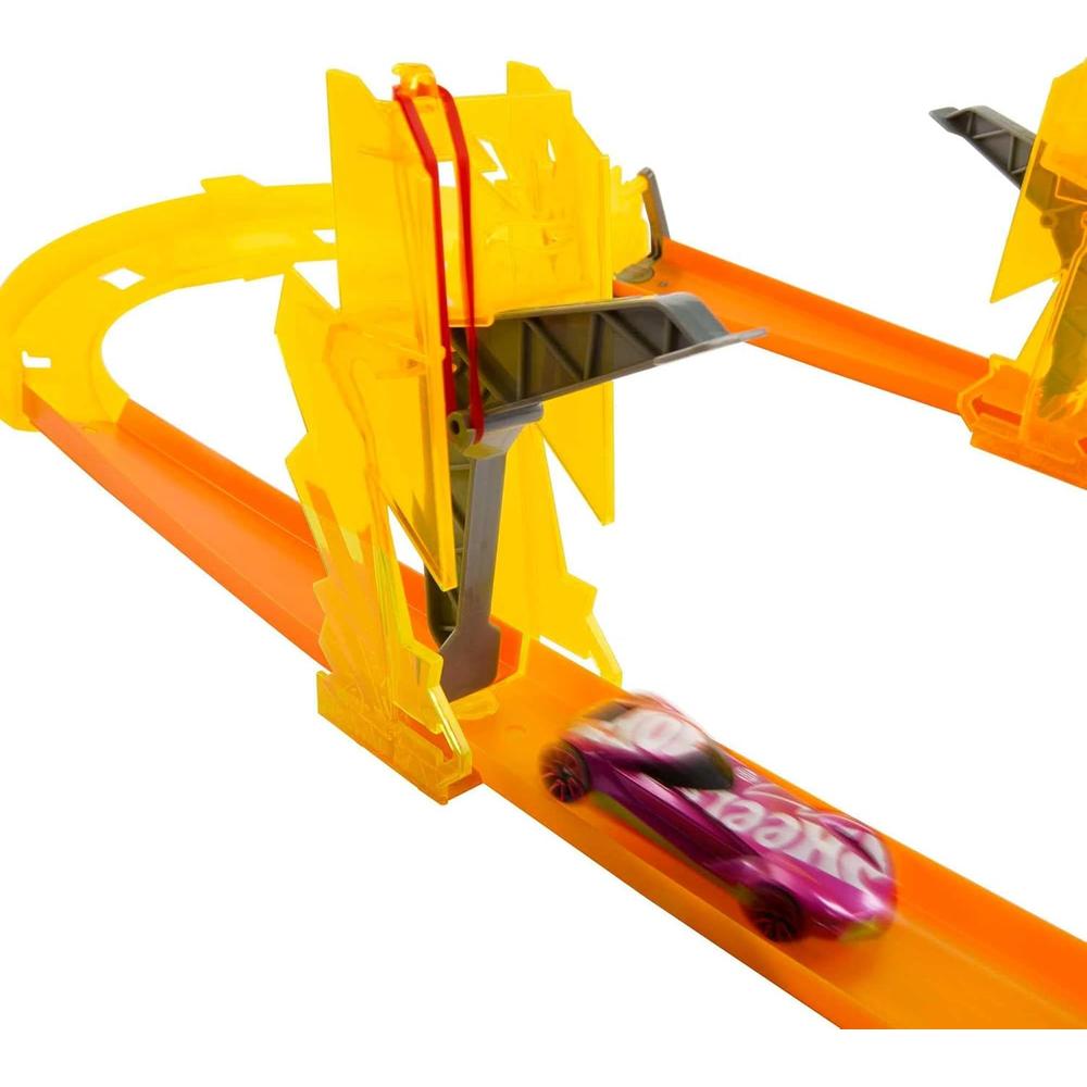 HOT WHEELS PISTA LIGHTNING BOOST - 5