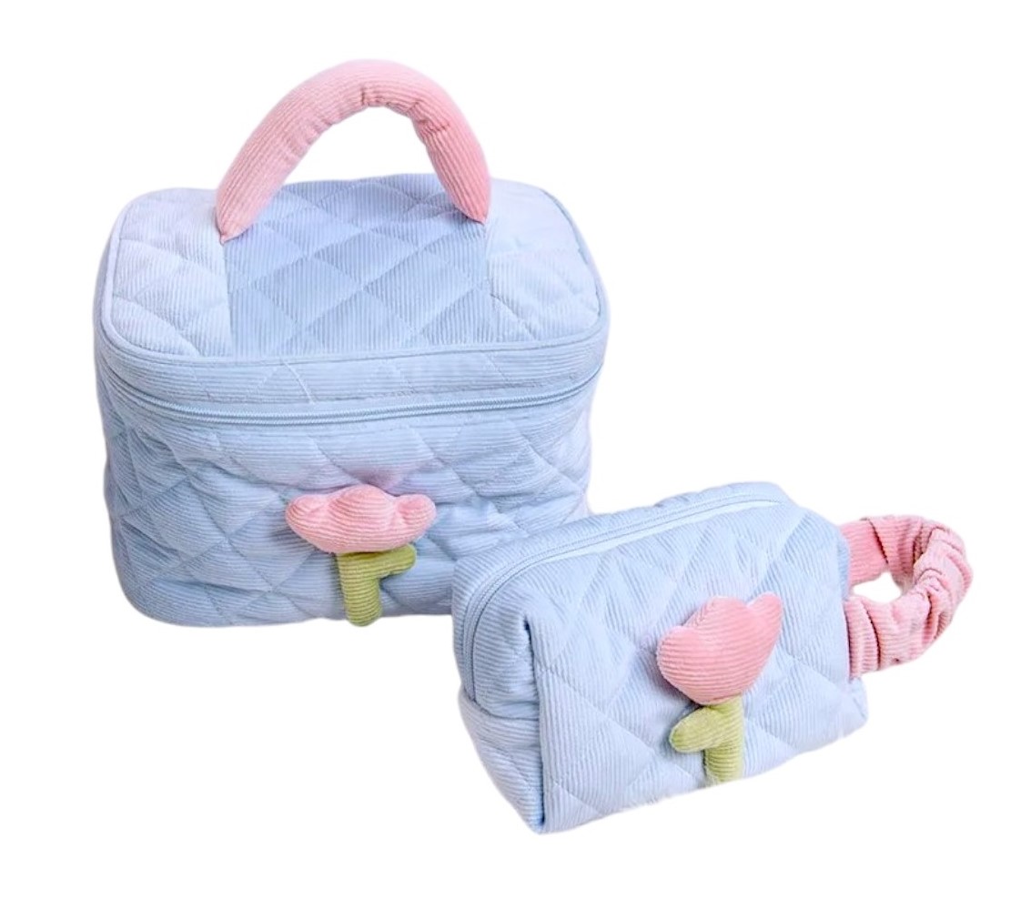 SET KAWAII: NECESER GRANDE, NECESER PEQUEÑO Y 2 DISPENSADORES DE JABÓN LÍQUIDO. - 4