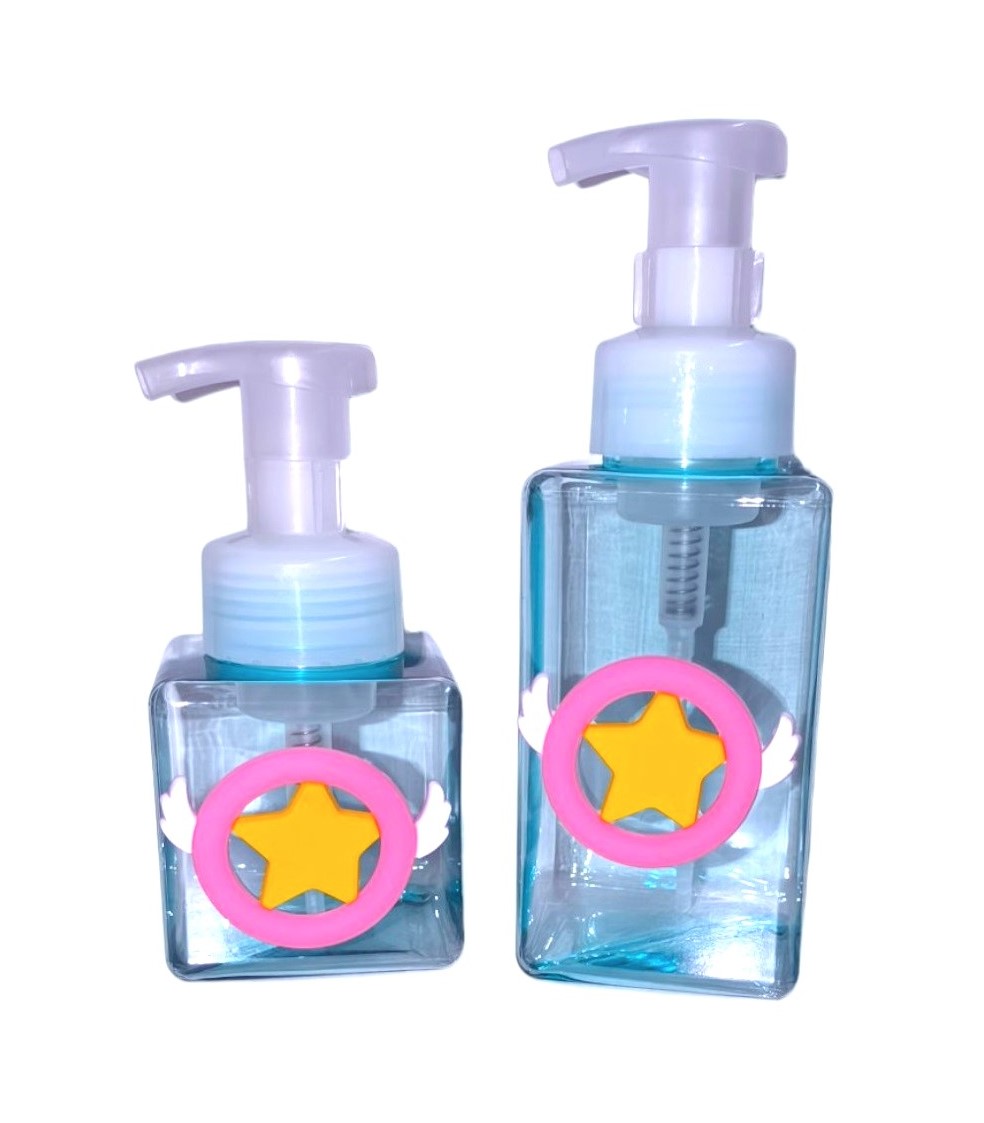 SET KAWAII: NECESER GRANDE, NECESER PEQUEÑO Y 2 DISPENSADORES DE JABÓN LÍQUIDO. - 6
