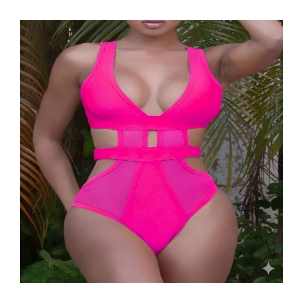 TRAJE DE BAÑO ROSADO DE UNA PIEZA CON ABERTURAS Y TRANSPARENCIAS - 2