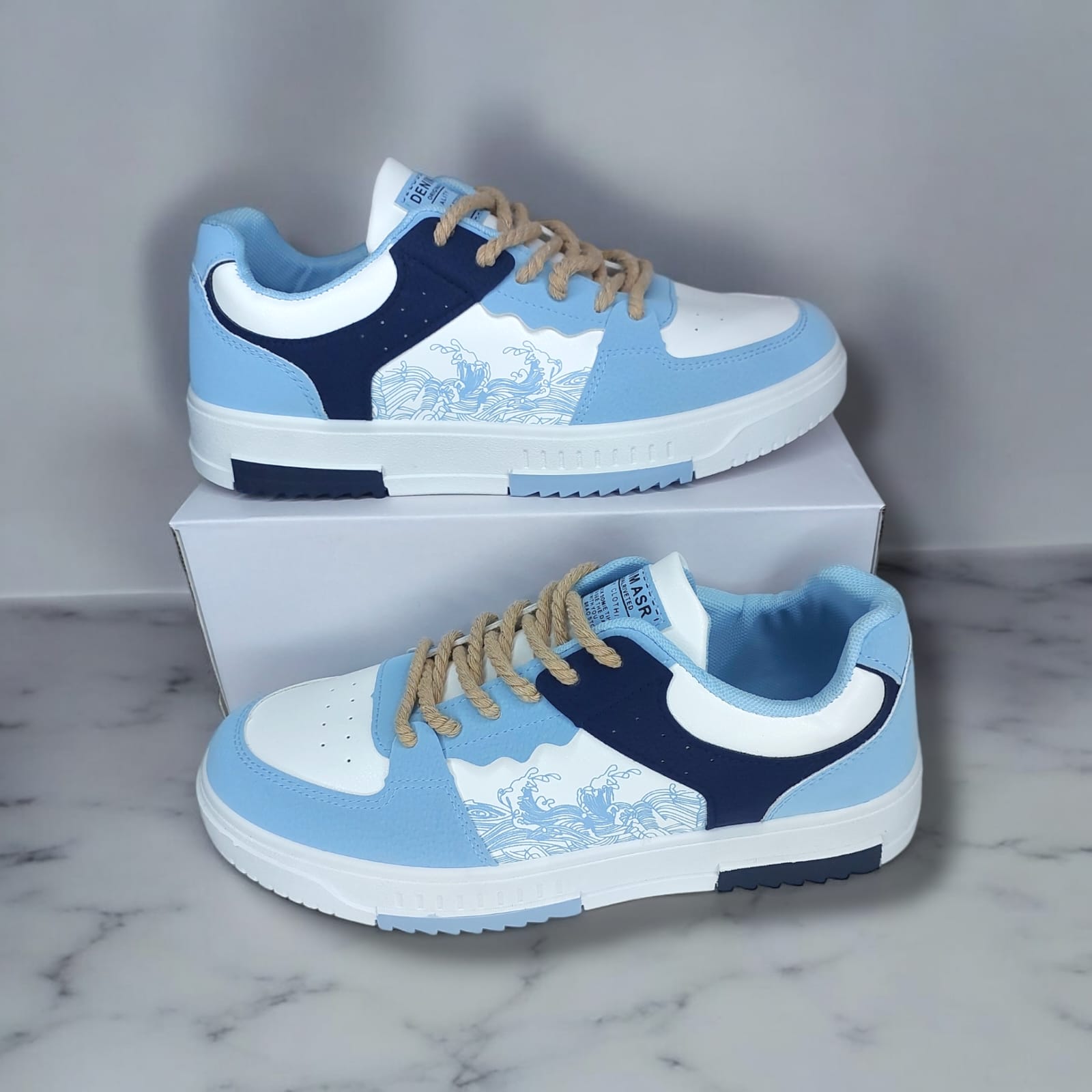 ZAPATILLA PARA HOMBRE NEW DENIMASR CELESTE / AZUL - F08 - 1