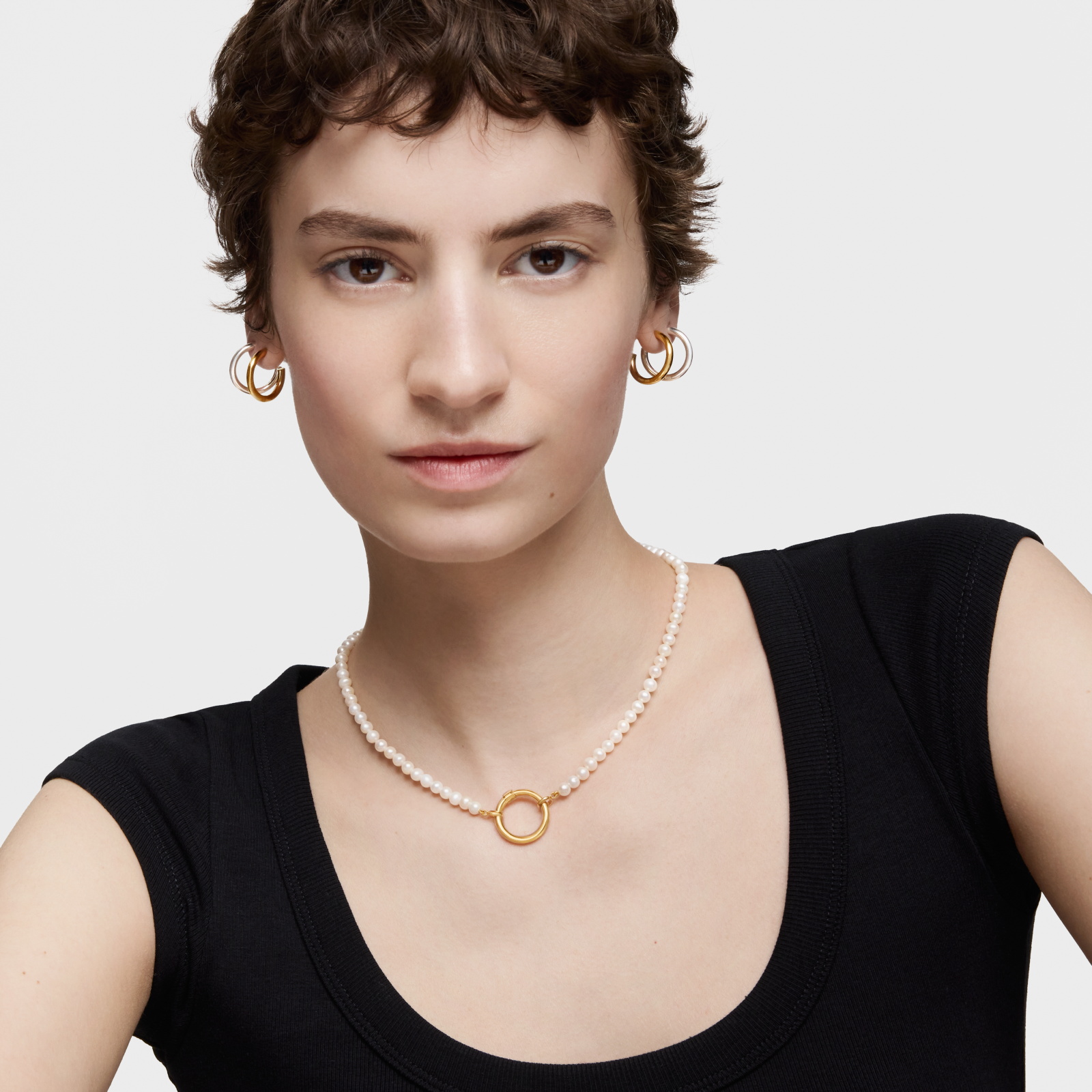 COLLAR CON PERLAS Y DIJE BAÑO ORO - 4