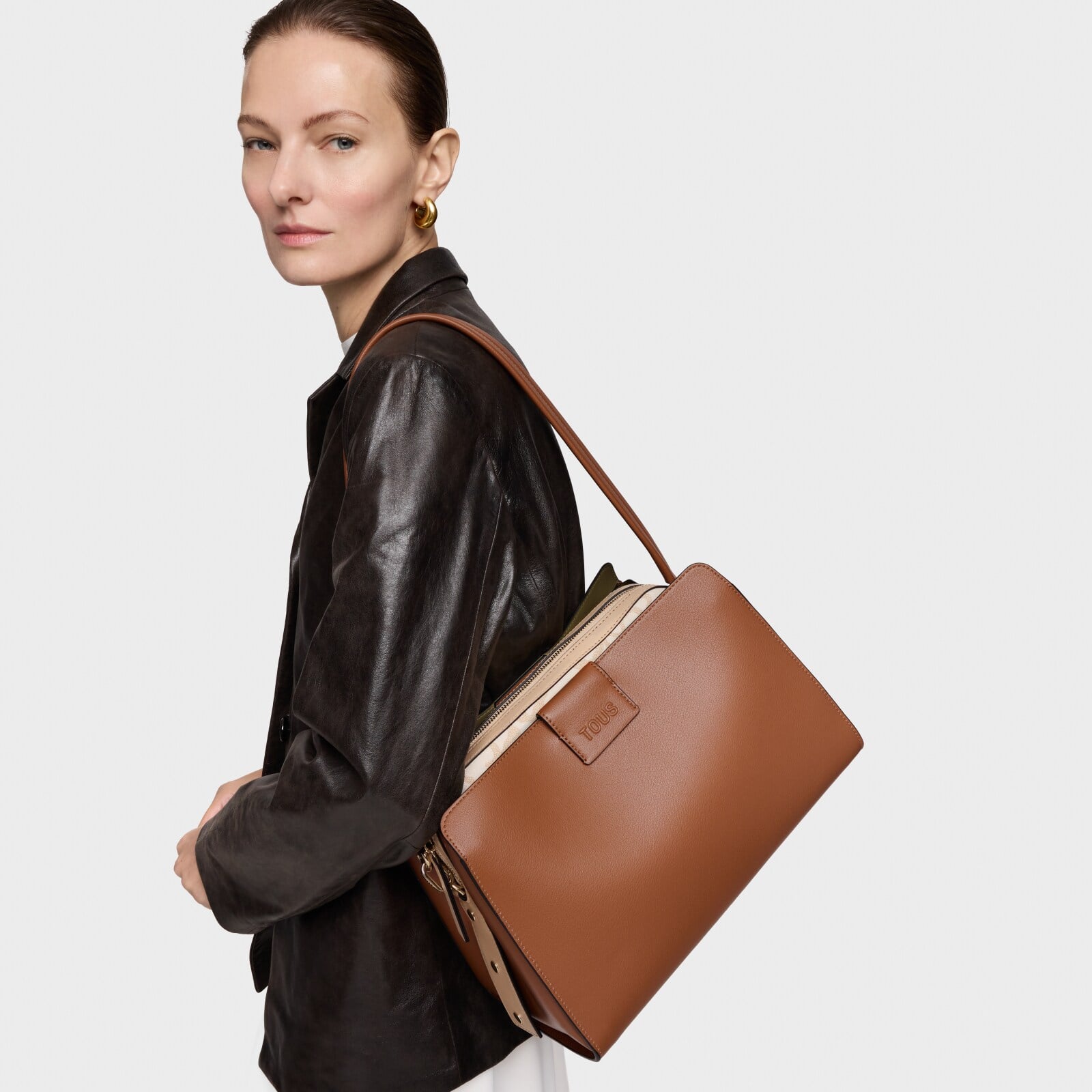 BOLSO MEDIANO TOUS CITY KAOS ICON CAMEL - 4