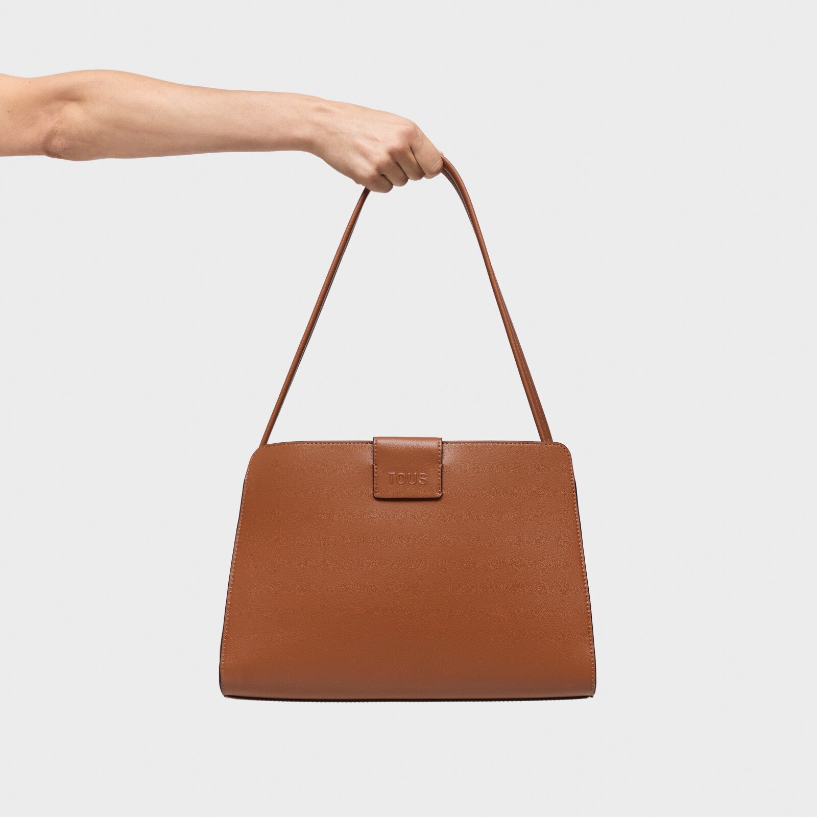 BOLSO MEDIANO TOUS CITY KAOS ICON CAMEL - 6
