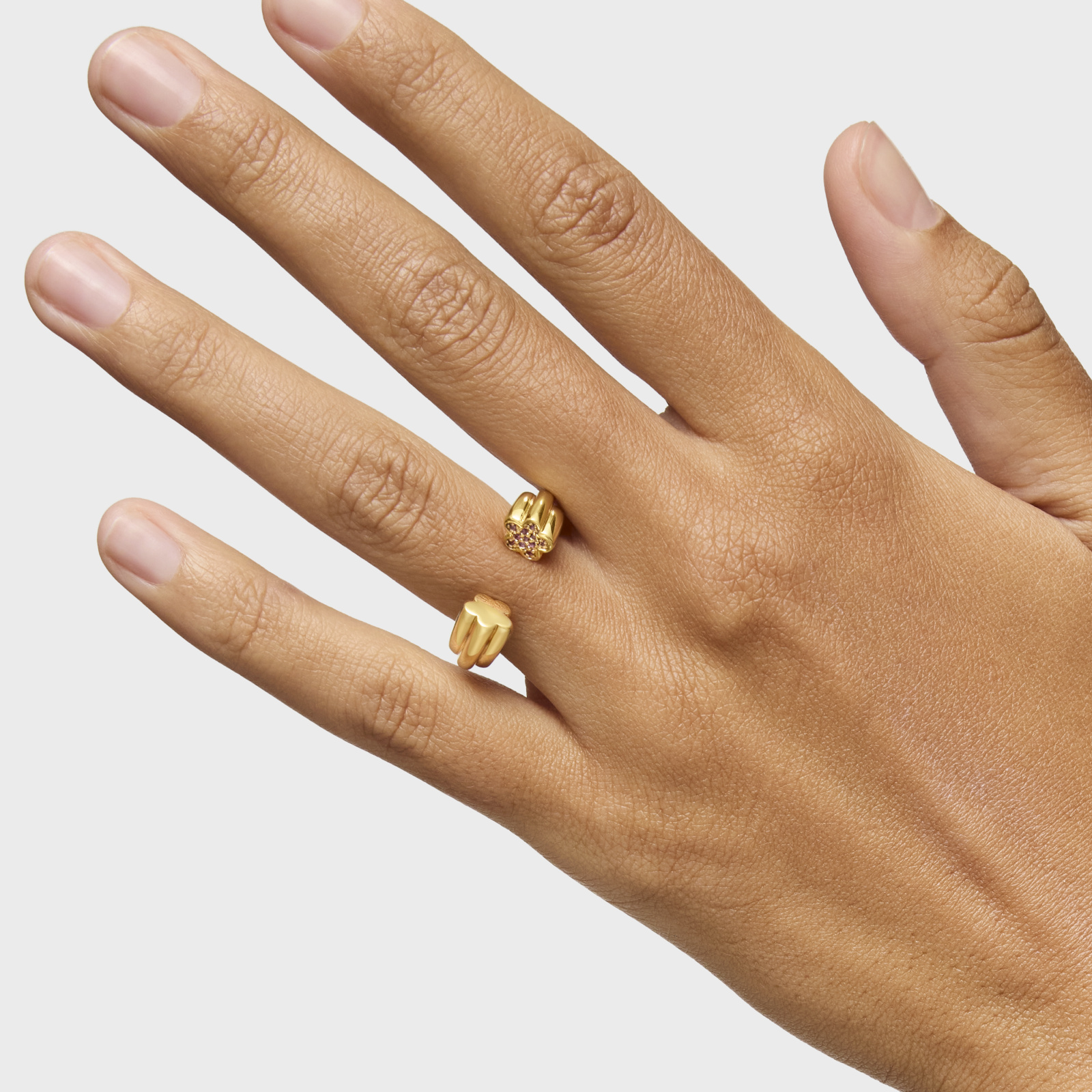 ANILLO ABIERTO BAÑADO EN ORO 18 KT SOBRE PLATA Y MOTIVO - 6