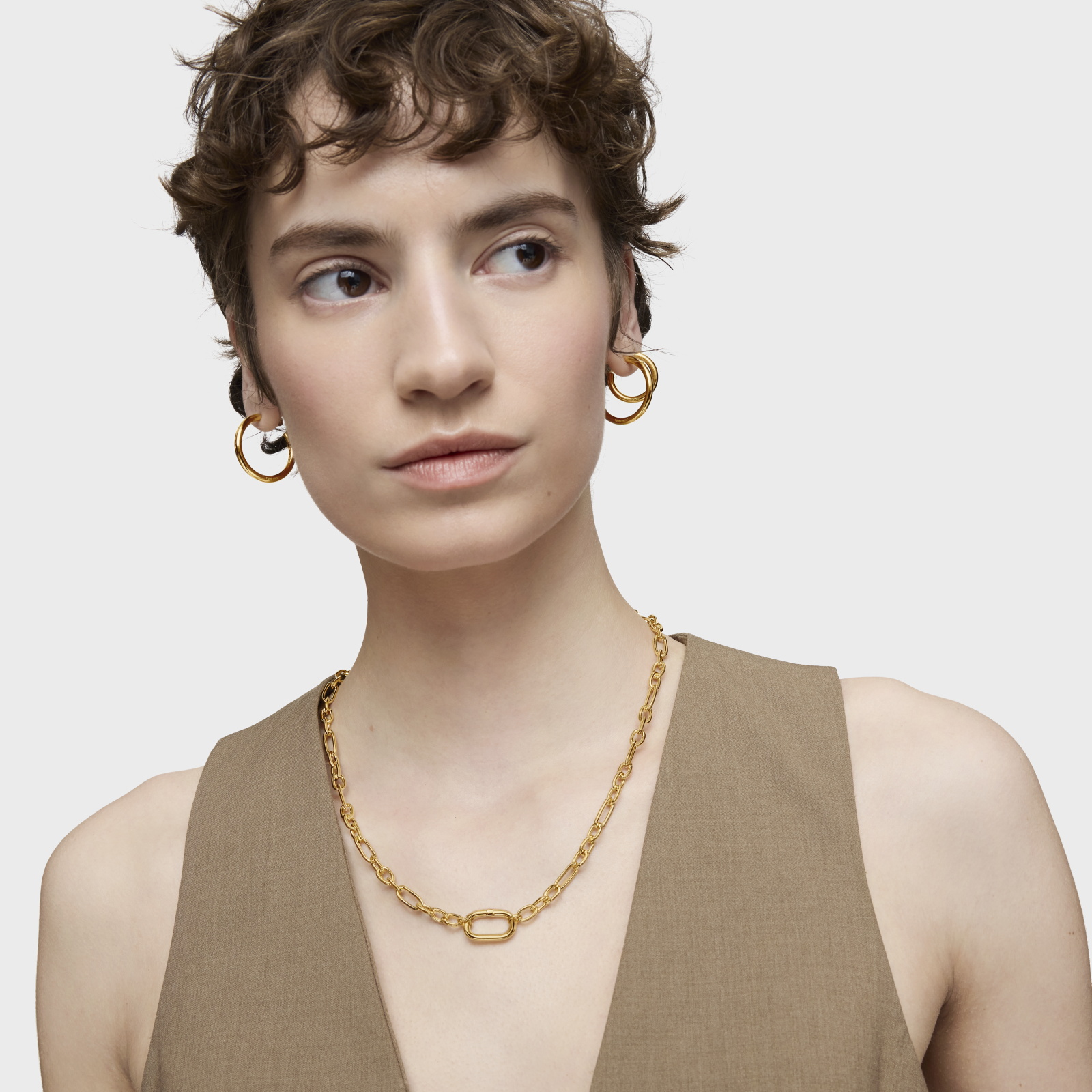 COLLAR CORTO BAÑADO EN ORO 18 KT SOBRE PLATA Y ANILLA HOLD - 4