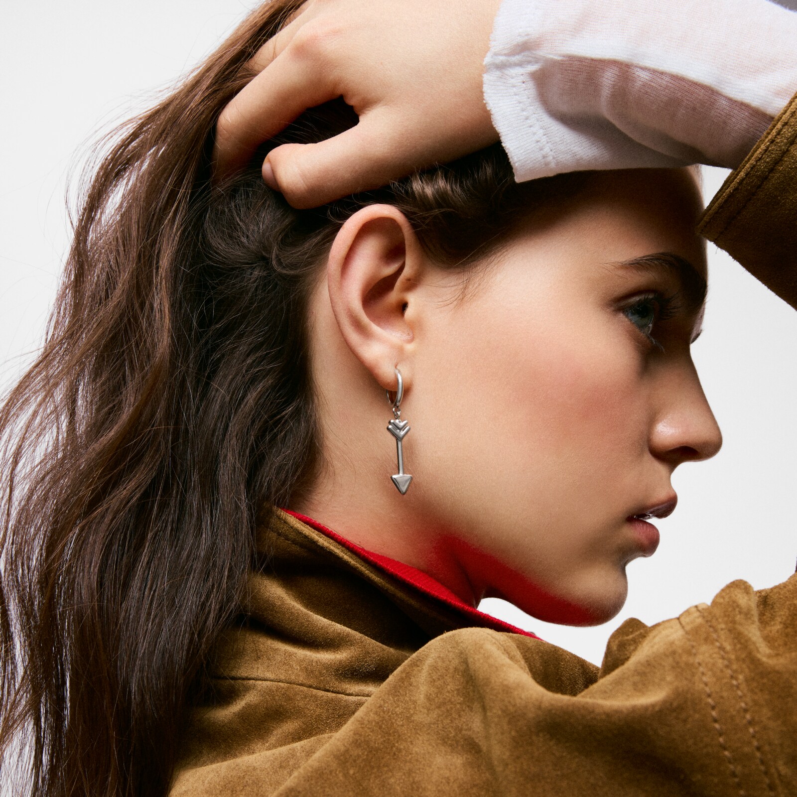 ARETES DE ARO DE ACERO, PERLA CULTIVADA Y MOTIVO FLECHA TOUS CHARMING - 5