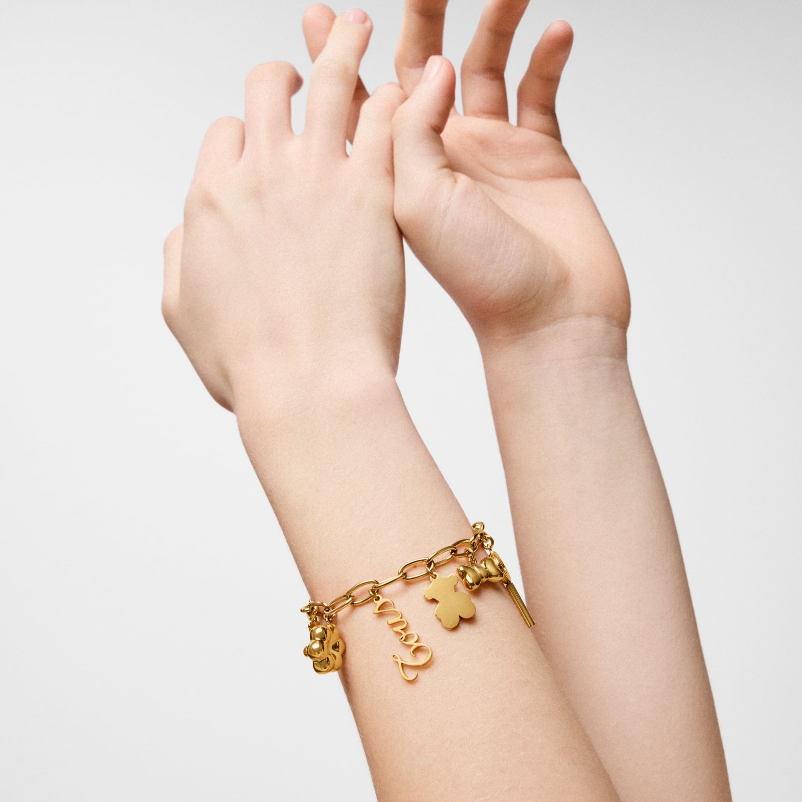 PULSERA DE ACERO DORADO Y MOTIVOS DIJES TOUS CHARMING - 4