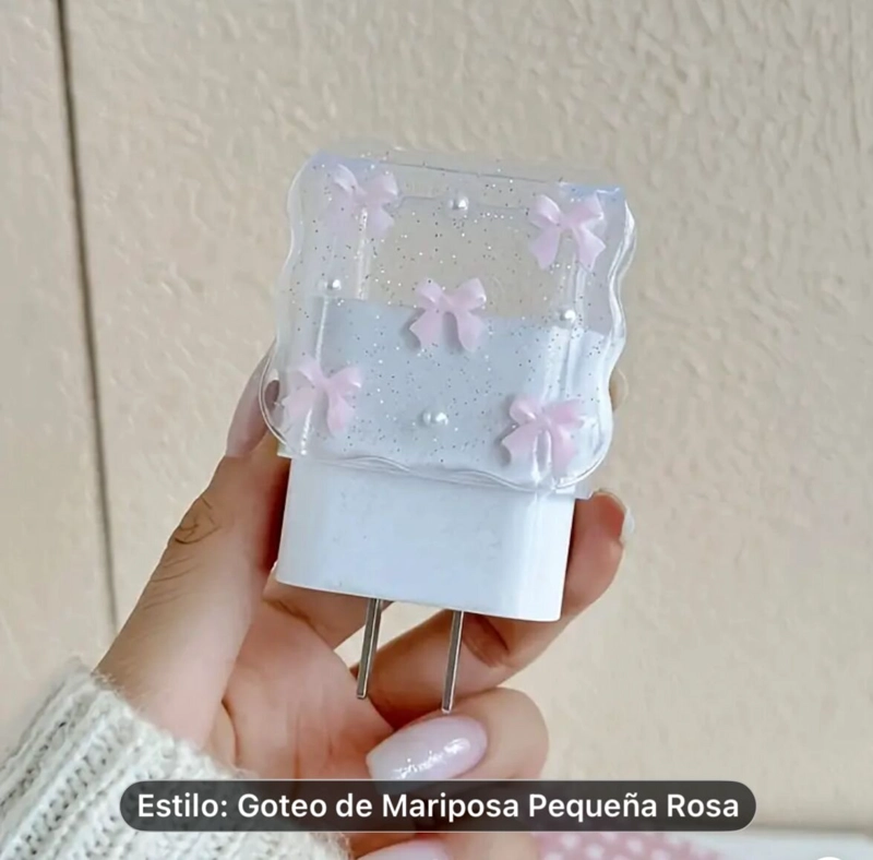 CASE PROTECTOR PARA CARGADOR DE IPHONE ESTILO , GOTEO DE MARIPOSA PEQUEÑA ROSA - 3