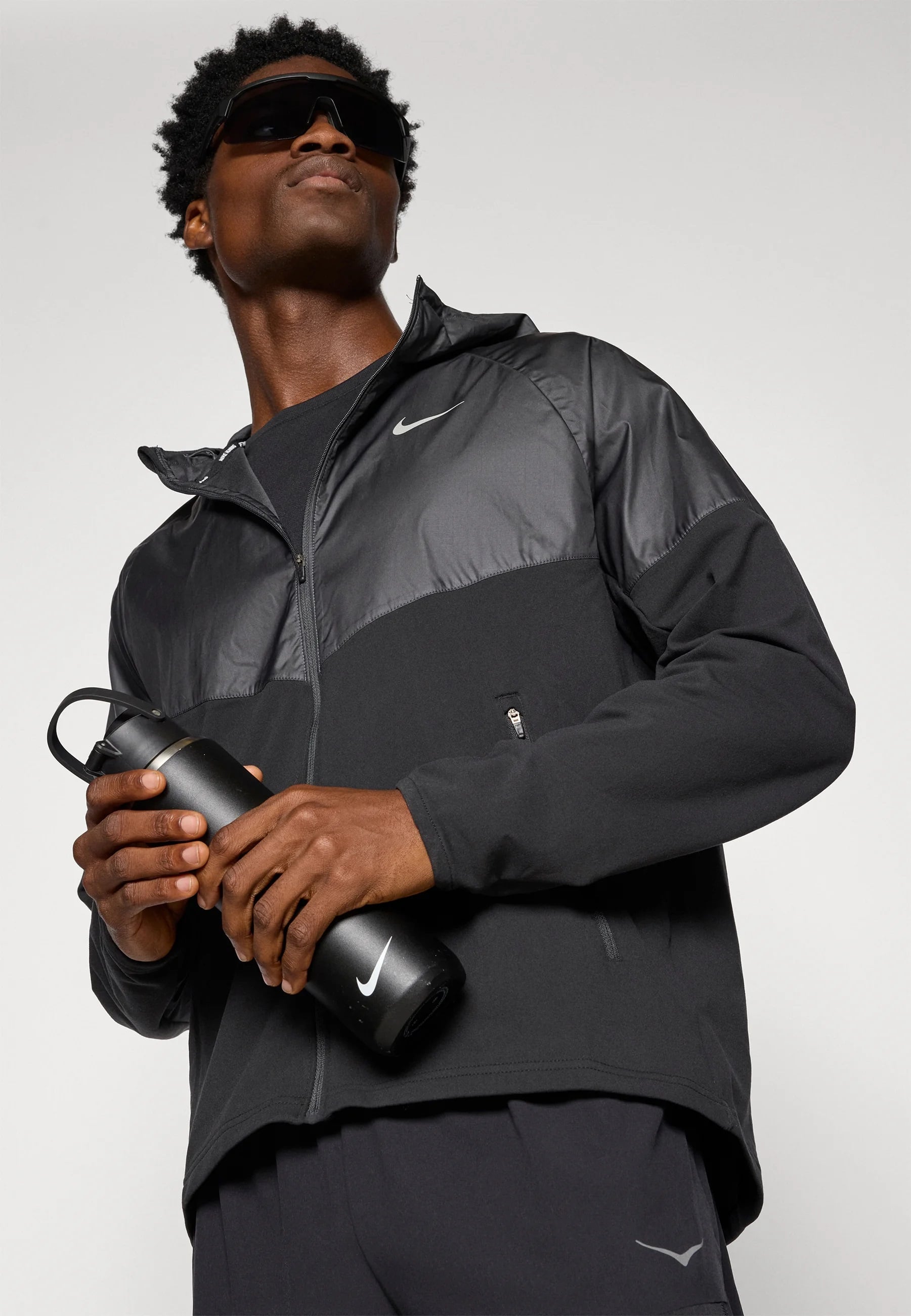 CASACA NIKE THERMA-FIT WINTERIZED MILER PARA HOMBRE - NEGRO - 4
