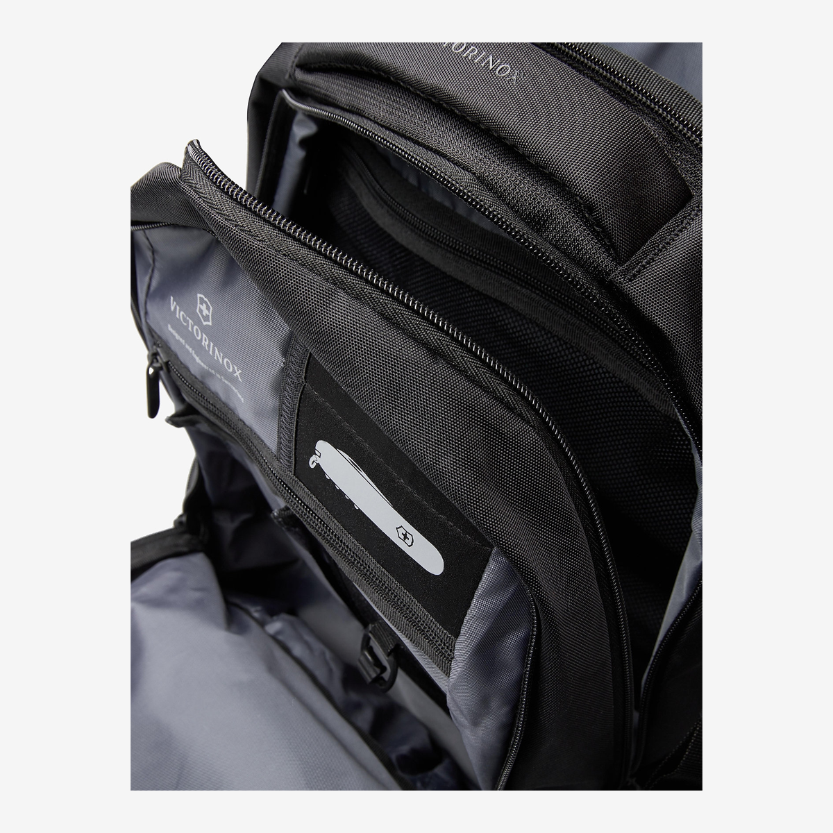 MOCHILA VICTORINOX VX SPORT EVO DELUXE 611417 - NEGRO *Distribuidor Autorizado* - 2