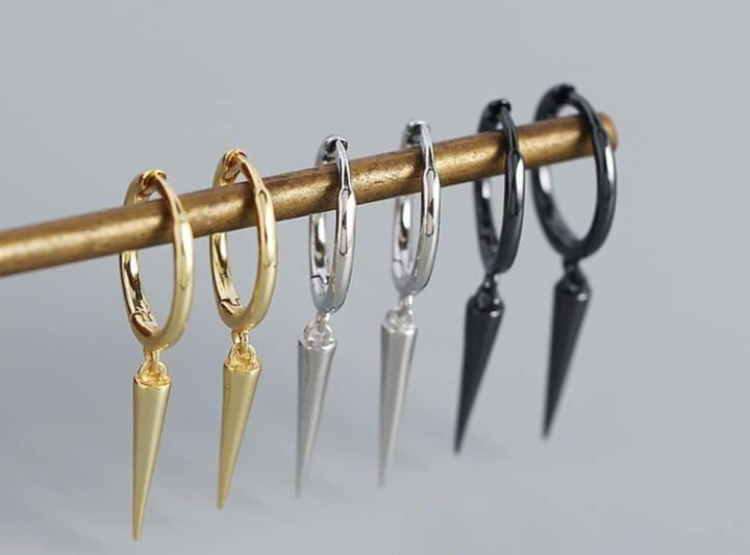 ARETES DE PLATA BAÑADO EN ORO MODELO HUGGIES ROCK STUFF - 2