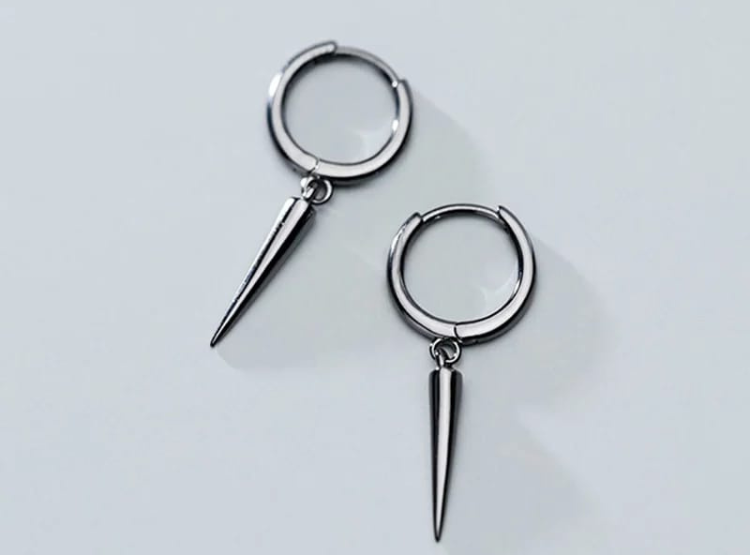 ARETES DE PLATA BAÑADO EN ORO MODELO HUGGIES ROCK STUFF - 4