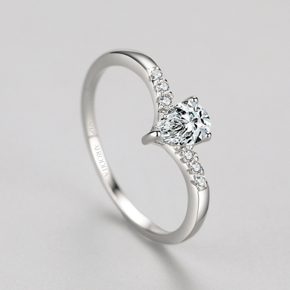 ANILLO DE COMPROMISO AFRODITA 378 PRINCESA PLATA MACIZA BAÑADO EN ORO BLANCO - 1