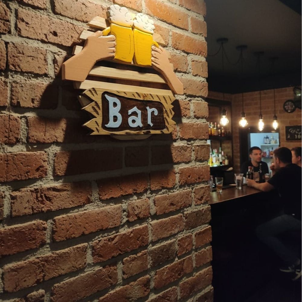 CUADRO DECORATIVO BAR EN MADERA PINO| ESTILO VINTAGE 62X65 CM - 2