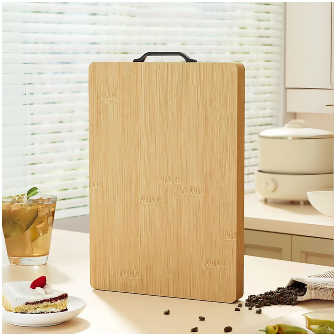 TABLA DE PICAR COCINA BAMBÚ CON ASA NEGRA 30 X 40 - 1