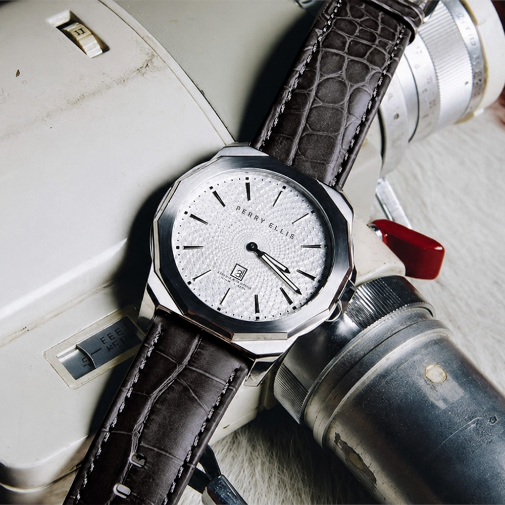RELOJ PERRY ELLIS DECAGON 46 05007-01 FECHA CORREA CUERO MARRÓN DIAL BLANCO - 3
