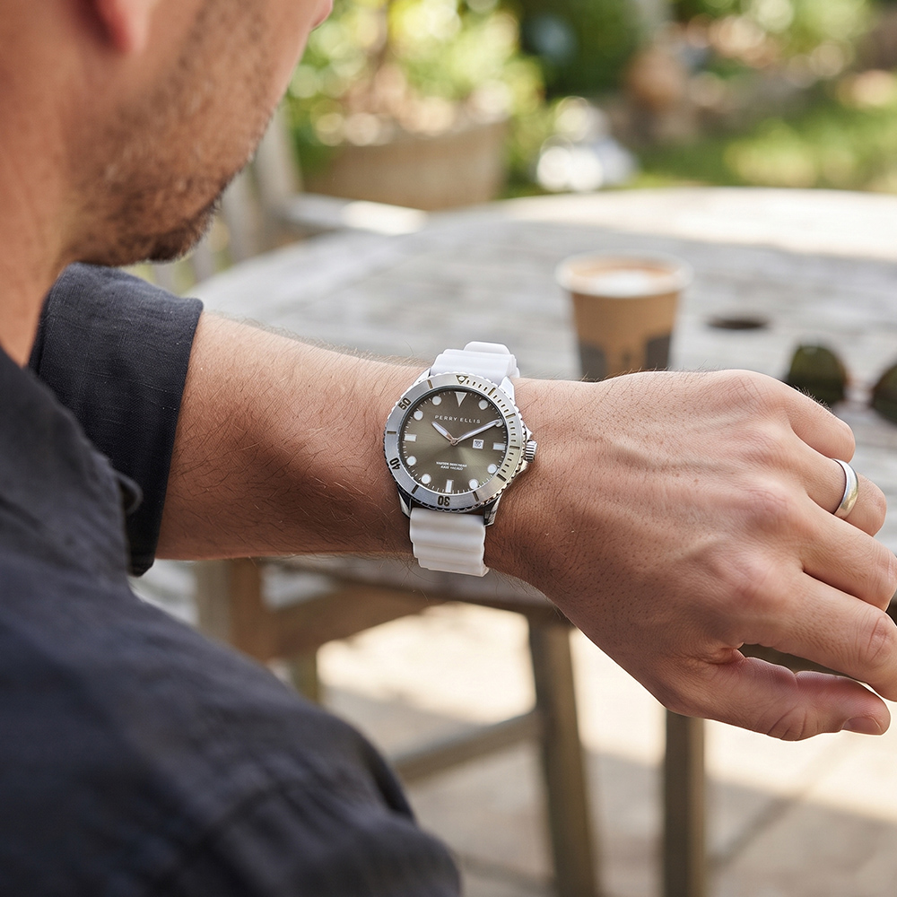 RELOJ PERRY ELLIS DEEP DIVER 42 06003-03 FECHA CORREA DE SILICONA BLANCO DIAL VERDE - 3