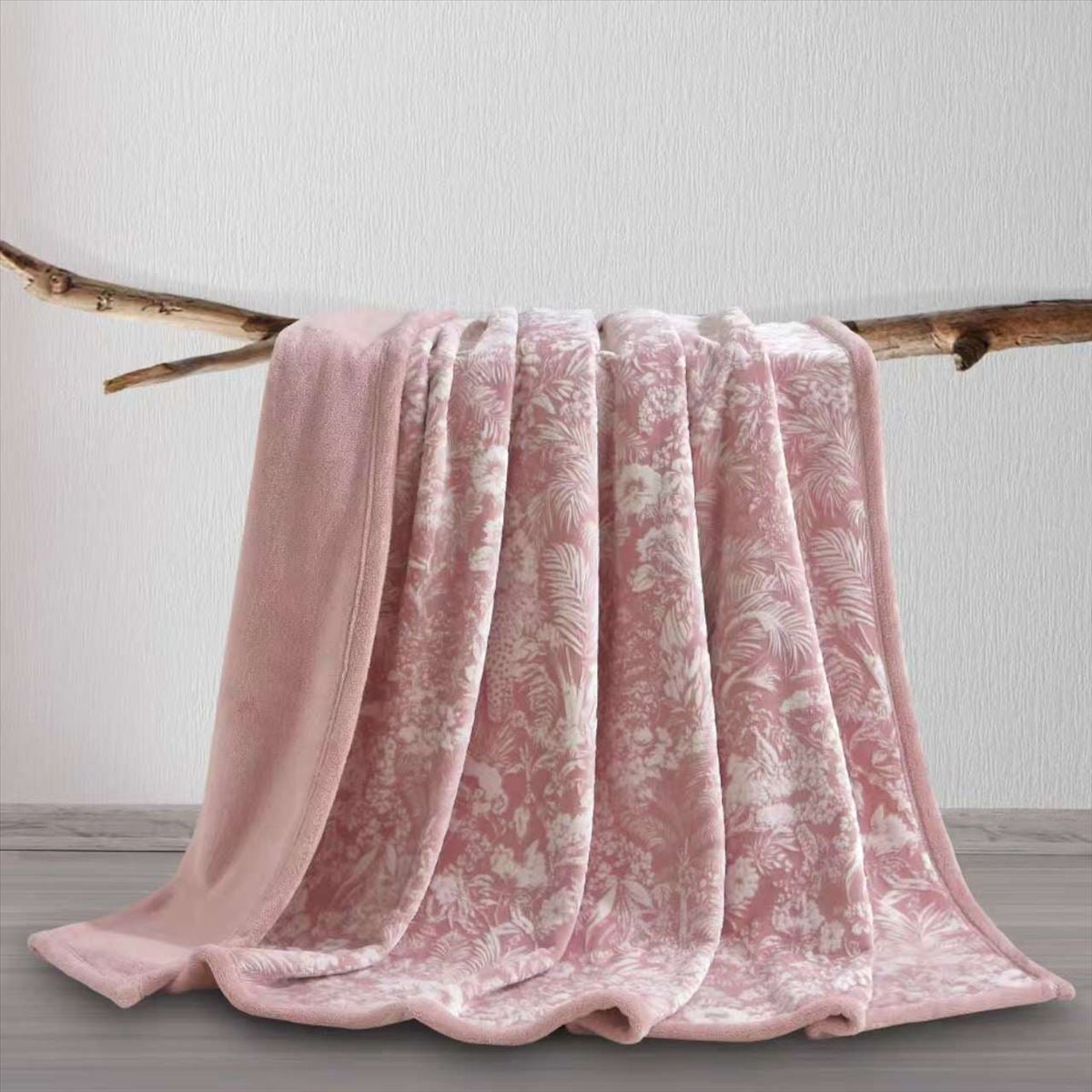 MANTA TERCIOPELO CON SHERPA + FUNDAS DE ALMOHADA ROSADO - 2