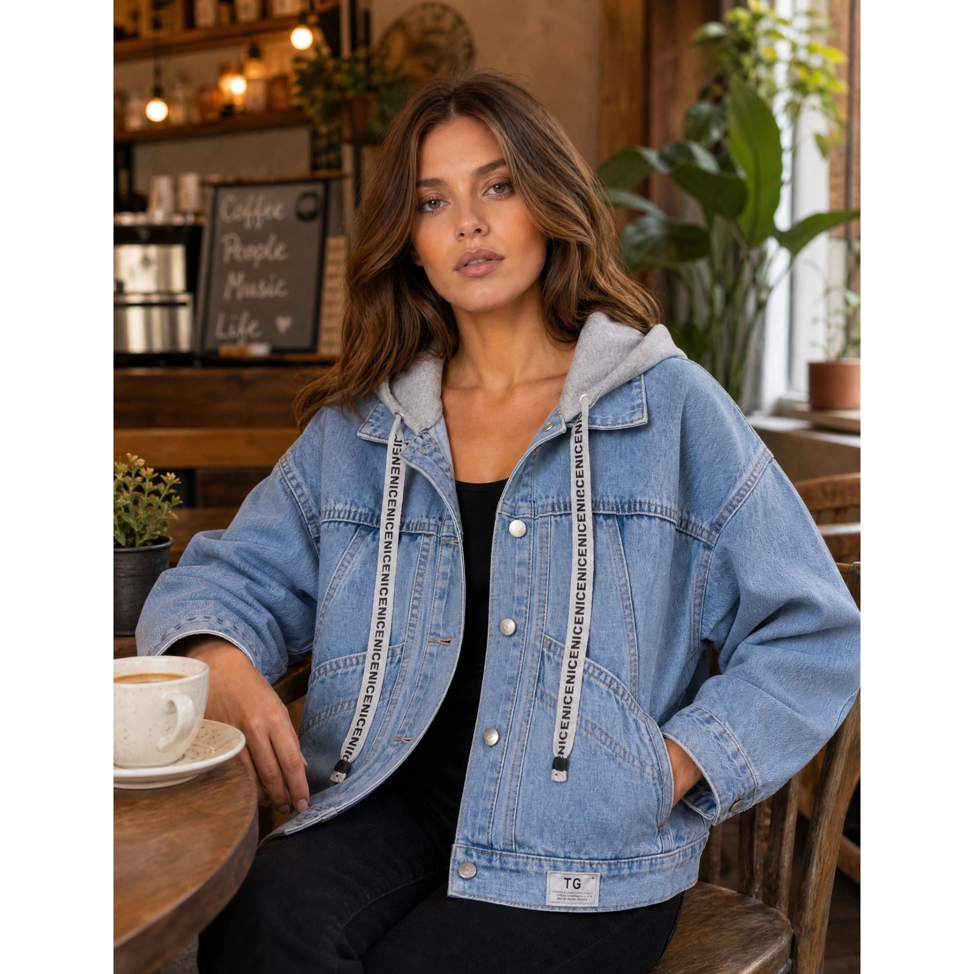 CASACA JEAN MUJER OVERSIZE DENIM AZUL CAPUCHA GRIS DISEÑO ASIMÉTRICO EXCLUSIVO - 7