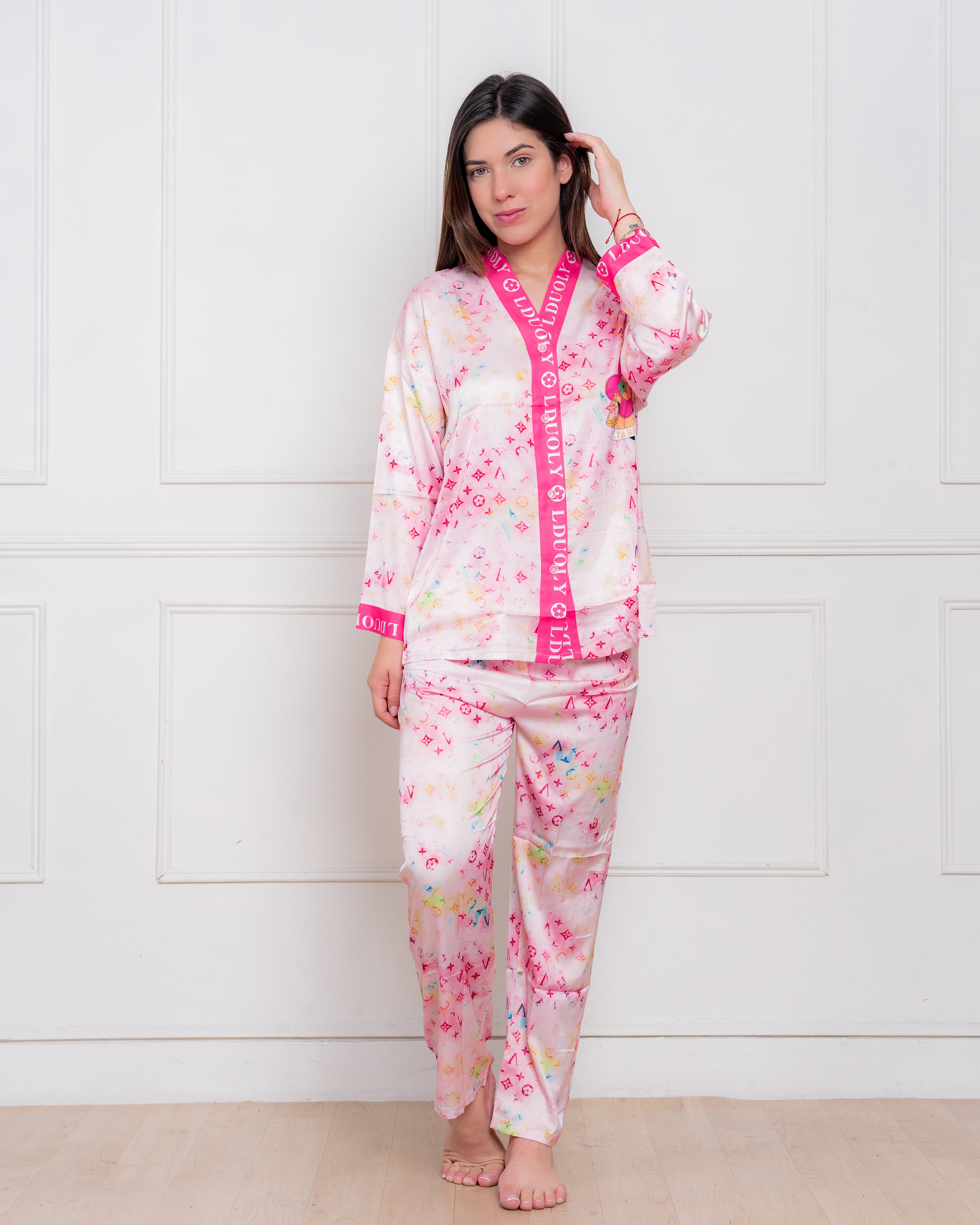 PIJAMA SATIN MUJER EXCLUSIVO LV FUCSIA - 1