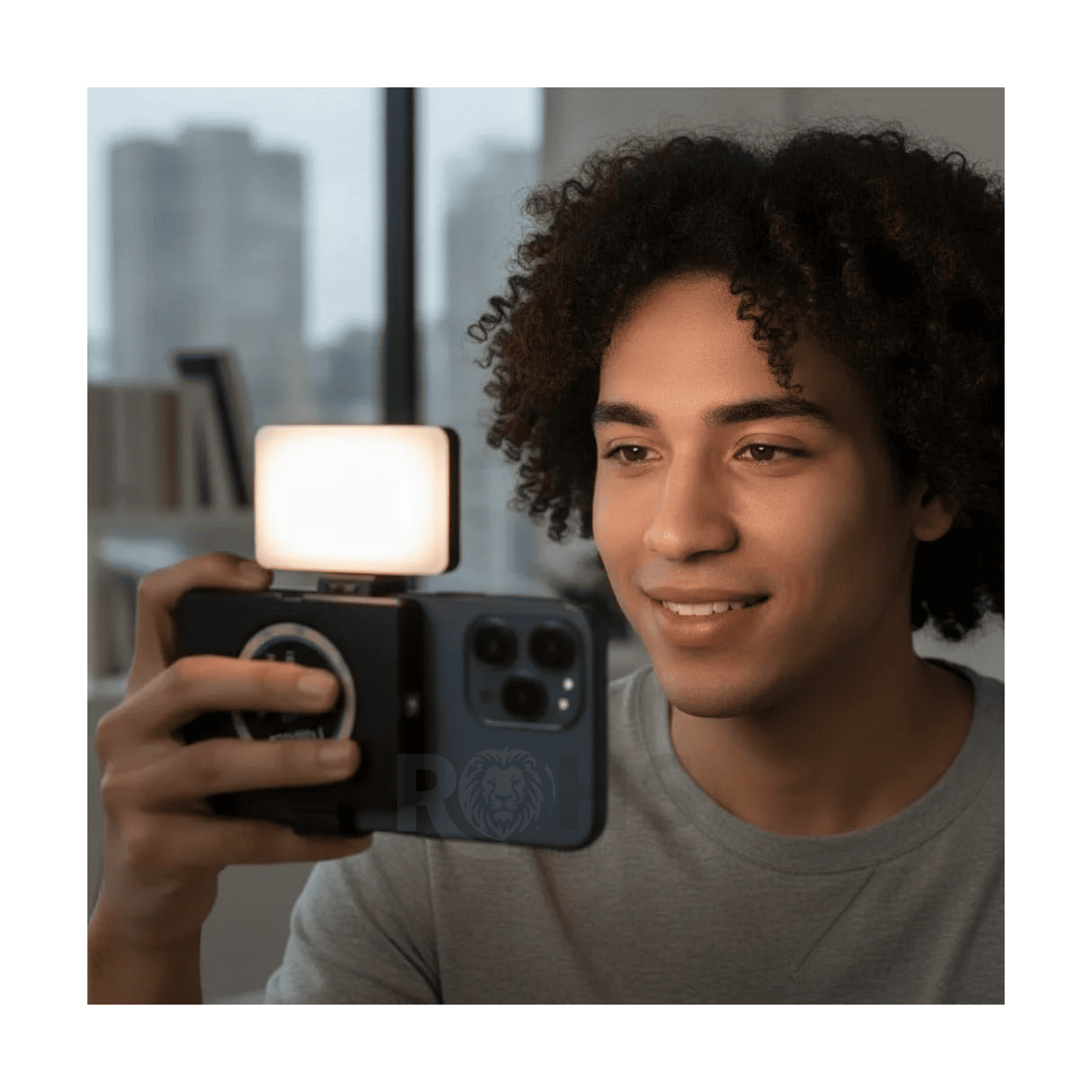 LUZ LED RGB PARA CELULAR F06 CON SOPORTE PLEGABLE ILUMINACIÓN AJUSTABLE PARA FOTO Y VIDEO - 4