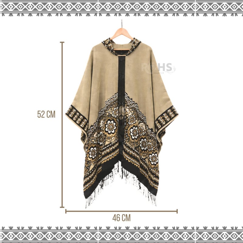 PONCHO CON CAPUCHA BEIGE CON BORDADO FLORAL DE TELA SUAVE CON FLECOS 52 X 46 CM - 5