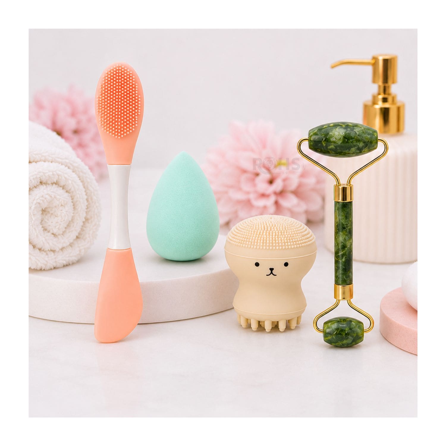 SET DE SKINCARE Y MAQUILLAJE CORAL CON RODILLO FACIAL ESPONJA Y CEPILLO DE SILICONA - 6