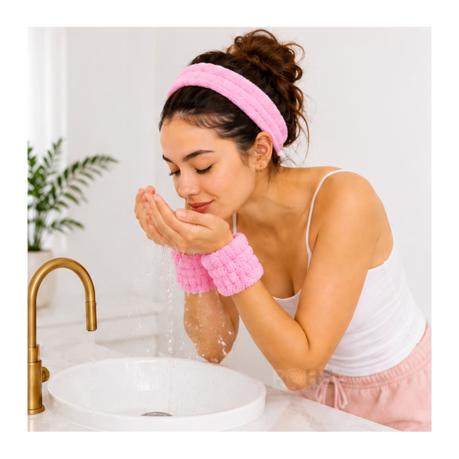 SET DE MAQUILLAJE Y SKINCARE ROSADO CON MUÑEQUERAS FLUFFY Y ESPONJAS BEAUTY BLENDER - 5