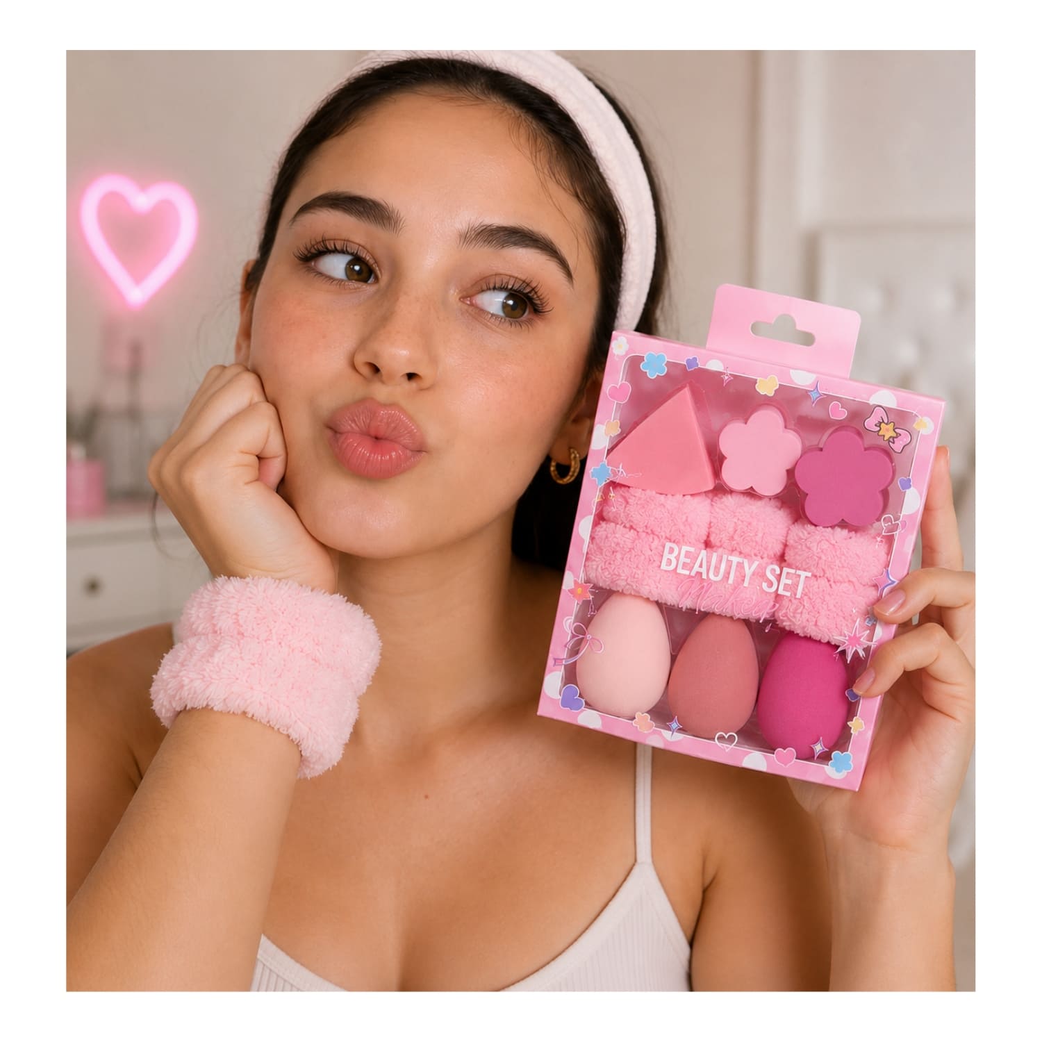 SET DE MAQUILLAJE Y SKINCARE ROSADO CON MUÑEQUERAS FLUFFY Y ESPONJAS BEAUTY BLENDER - 7
