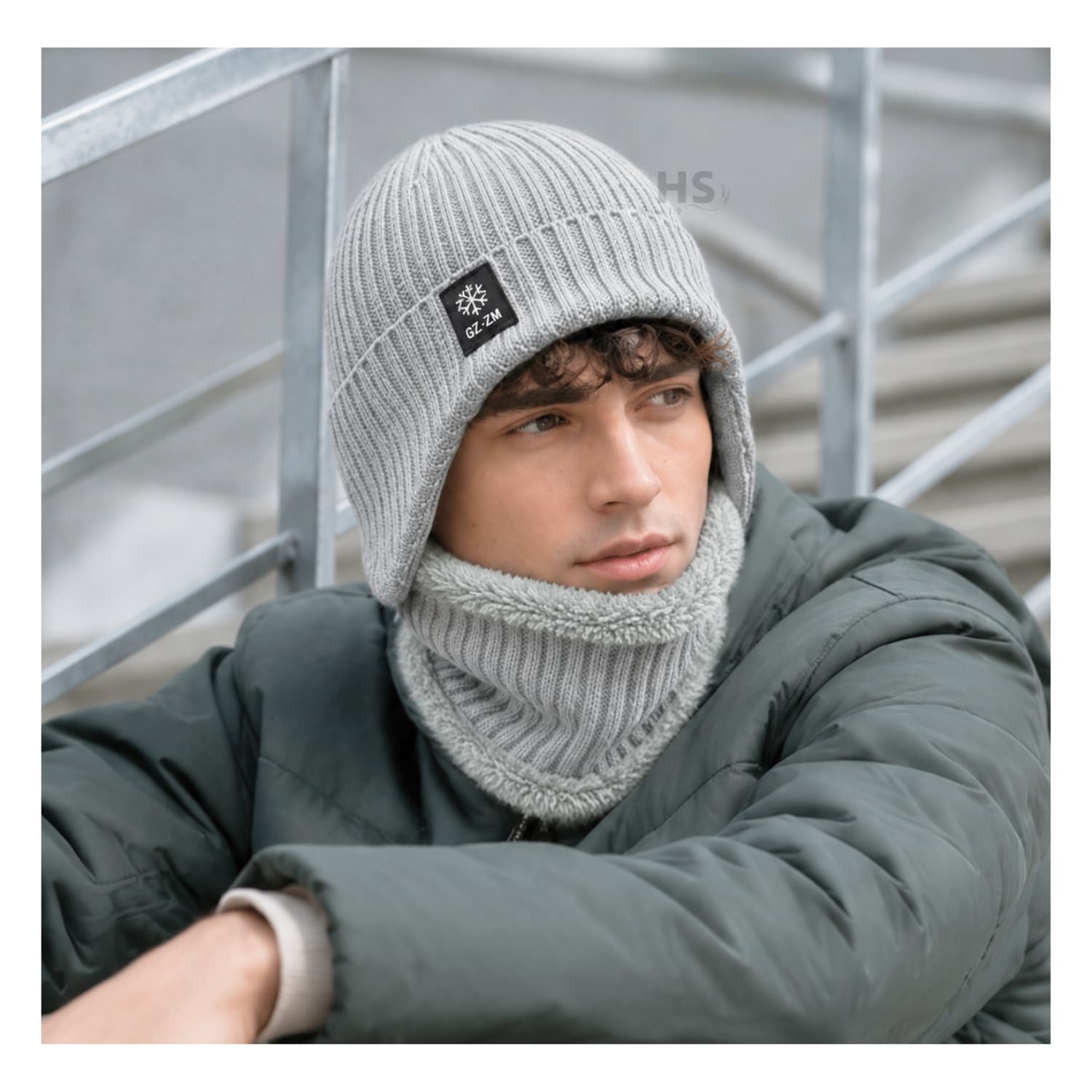 GORRO + CUELLERA POLIÉSTER AFELPADA PARA INVIERNO COLOR GRIS CLARO - 2