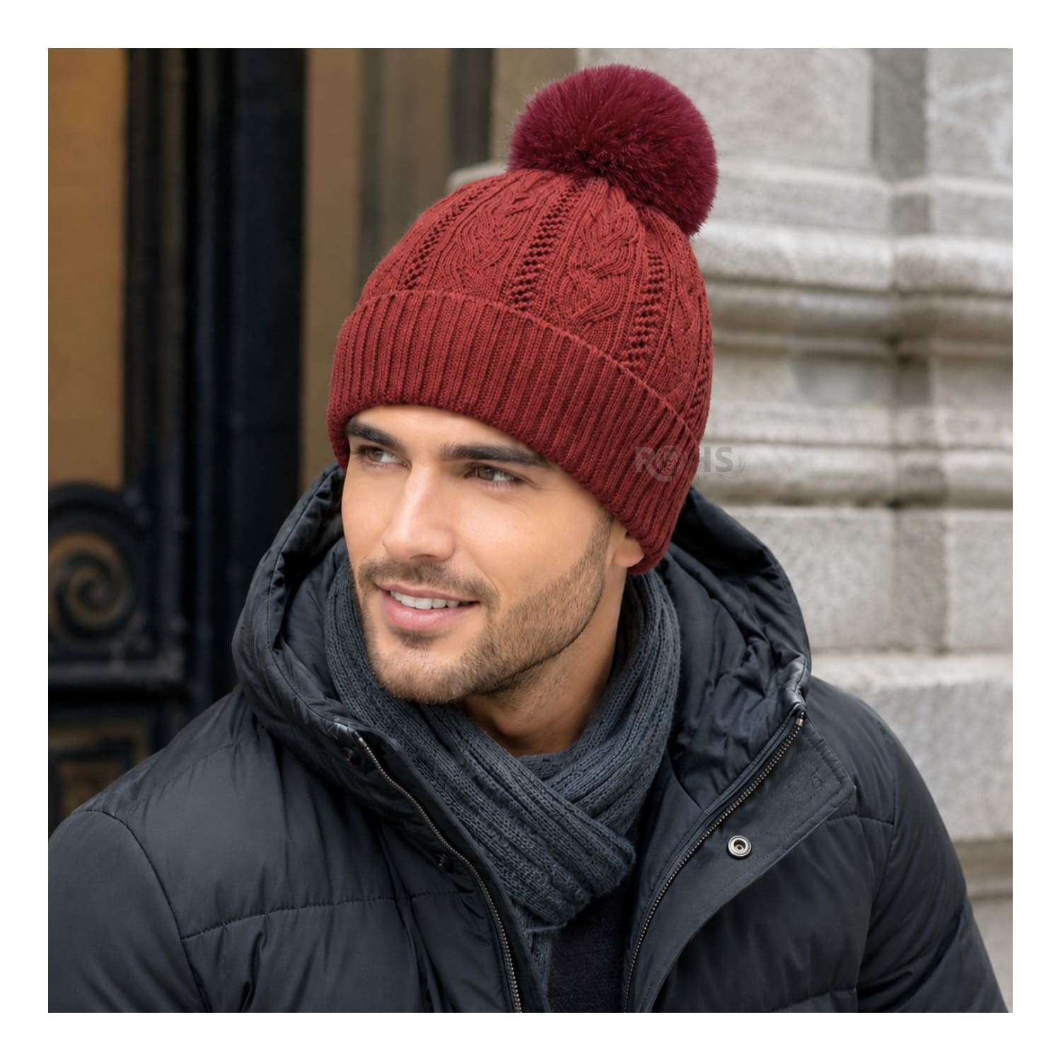 GORRO DE INVIERNO POLIÉSTER CON POMPÓN TEXTURIZADO COLOR ROJO - 2