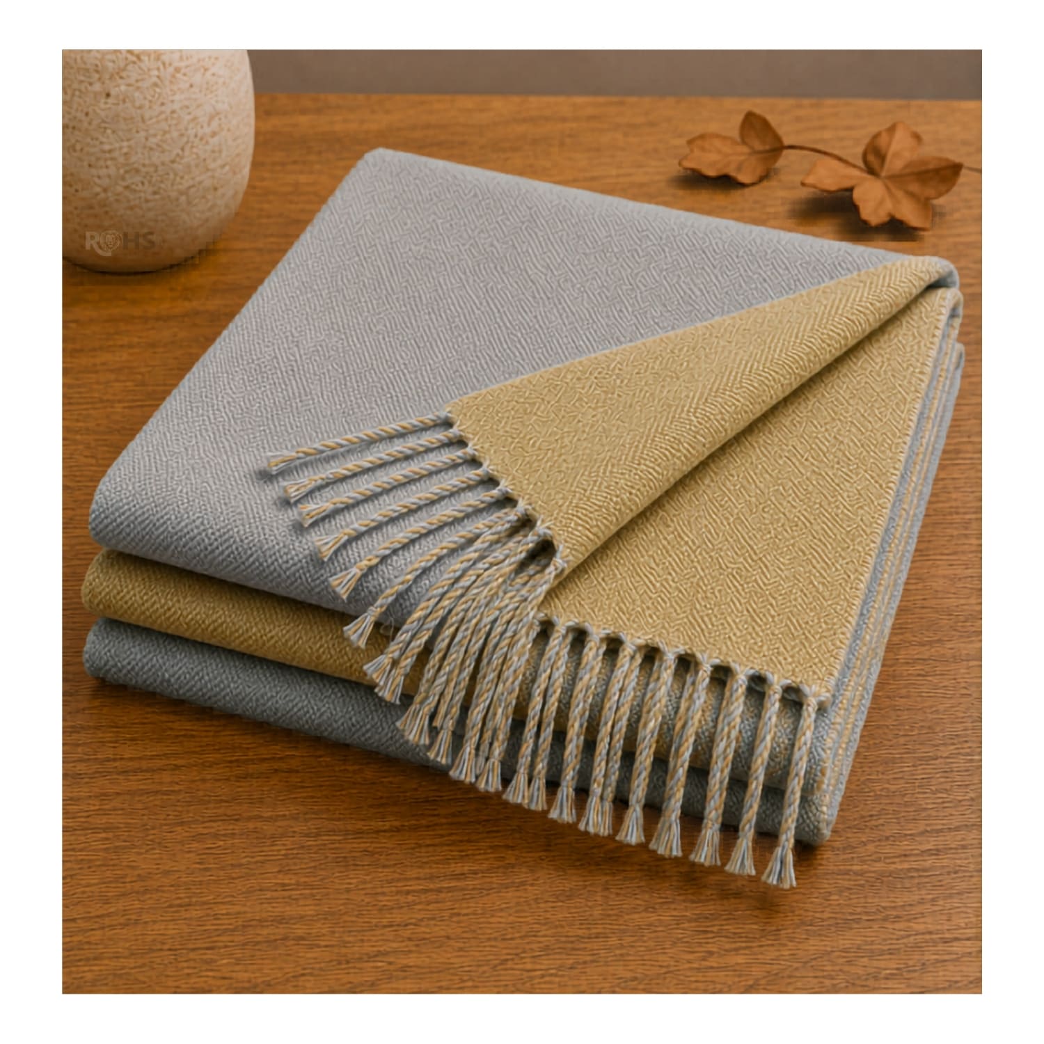 CHALINA REVERSIBLE TEJIDA TONO BEIGE Y GRIS CLARO CON FLECOS 196 X 69 CM - 4