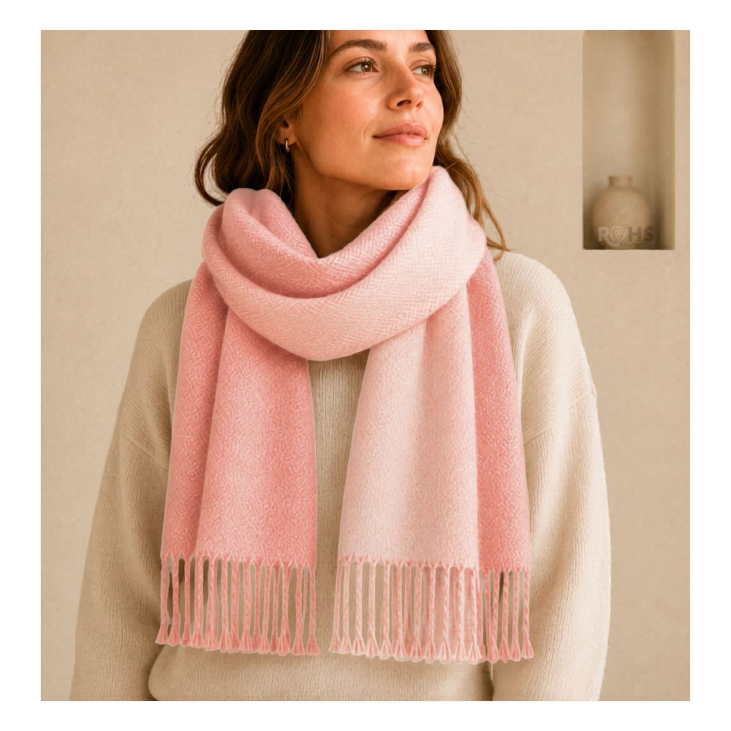 CHALINA REVERSIBLE TEJIDA TONO ROSADO Y ROSADO BEBÉ CON FLECOS 196 X 69 CM - 7