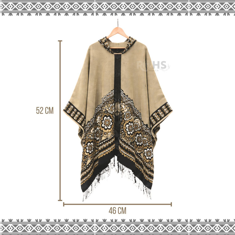 PONCHO CON CAPUCHA BEIGE CON BORDADO FLORAL DE TELA SUAVE CON FLECOS 52 X 46 CM - 5