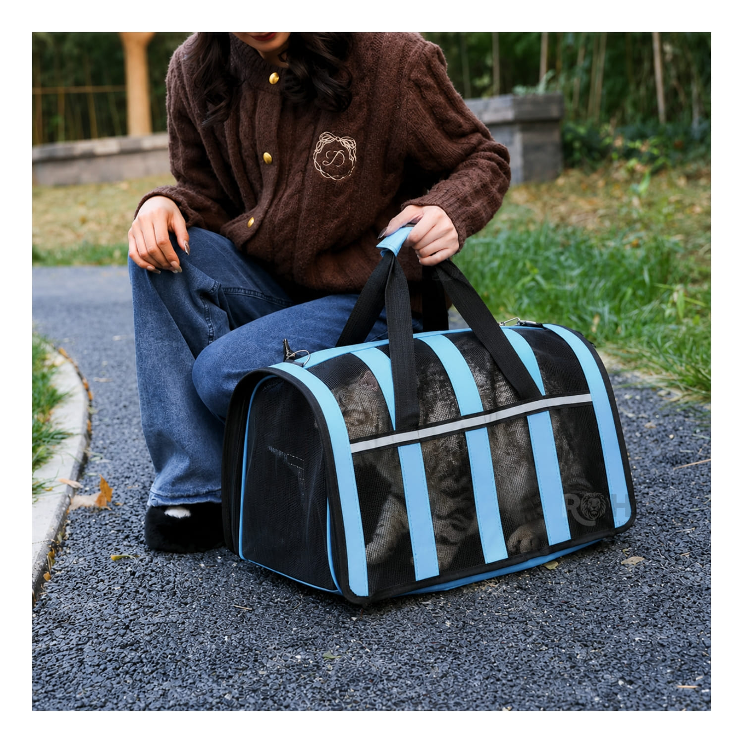 BOLSO TRANSPORTADOR PLEGABLE CELESTE PARA PERROS Y GATOS CON MALLA TRANSPIRABLE - 4