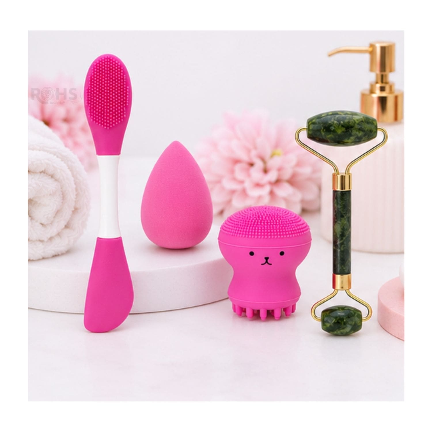 SET DE SKINCARE Y MAQUILLAJE FUCSIA CON RODILLO FACIAL ESPONJA Y CEPILLO DE SILICONA - 6