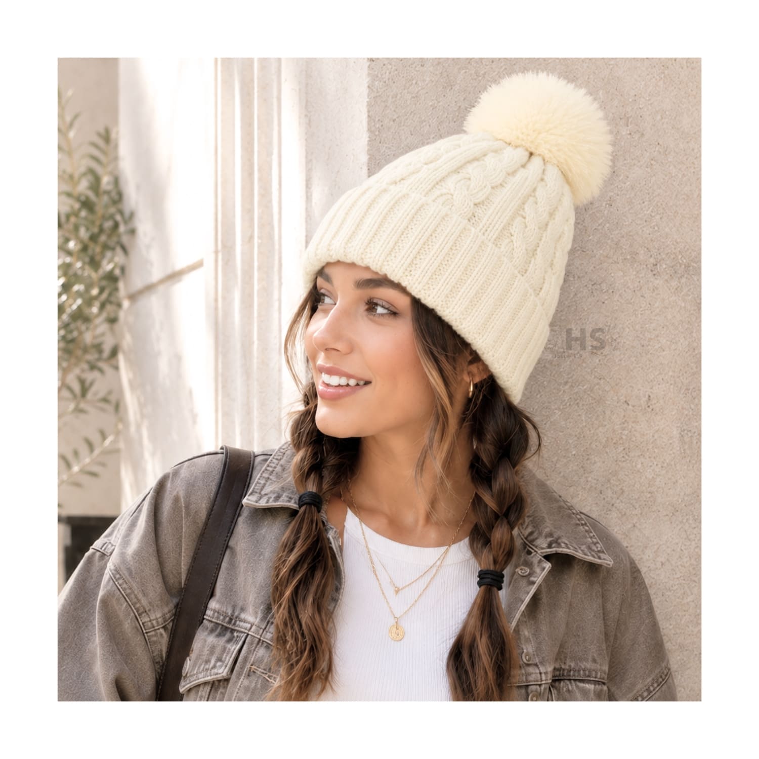 GORRO CON POMPÓN TEJIDO POLIÉSTER PARA INVIERNO COLOR CREMA - 5