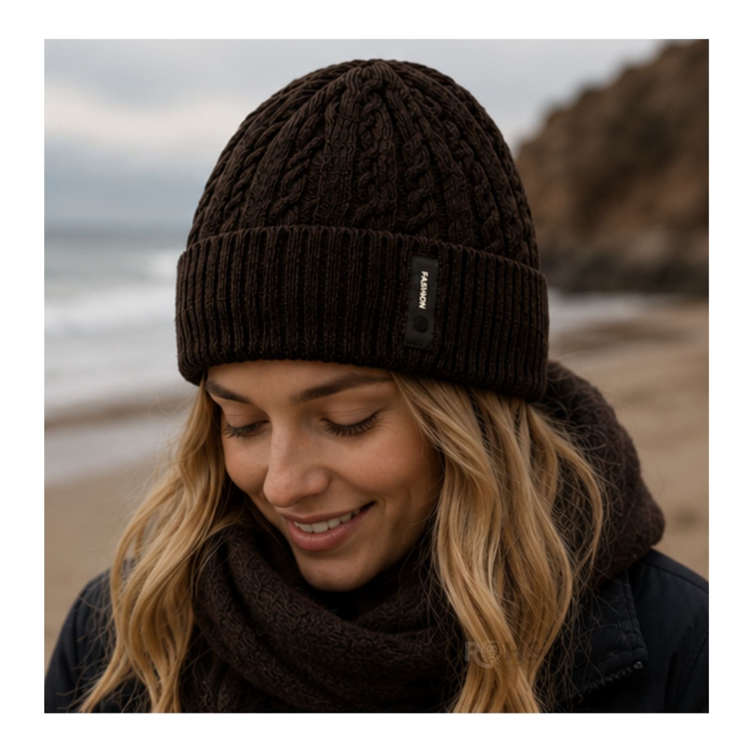 DÚO CHALINA REVERSIBLE TONO MARRÓN Y MARRÓN CLARO Y GORRO TEJIDO TONO MARRÓN OSCURO - 4