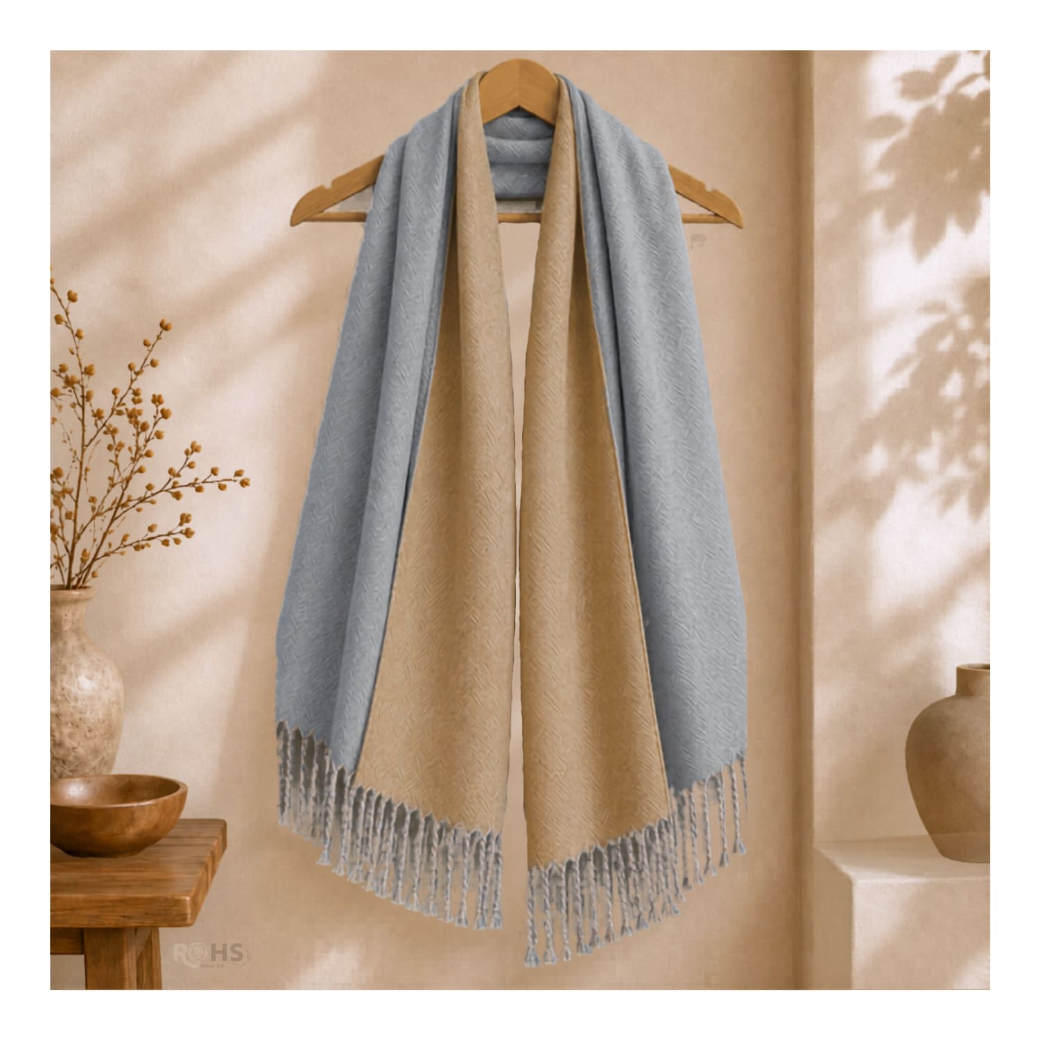 CHALINA REVERSIBLE TEJIDA TONO BEIGE Y GRIS CLARO CON FLECOS 196 X 69 CM - 6