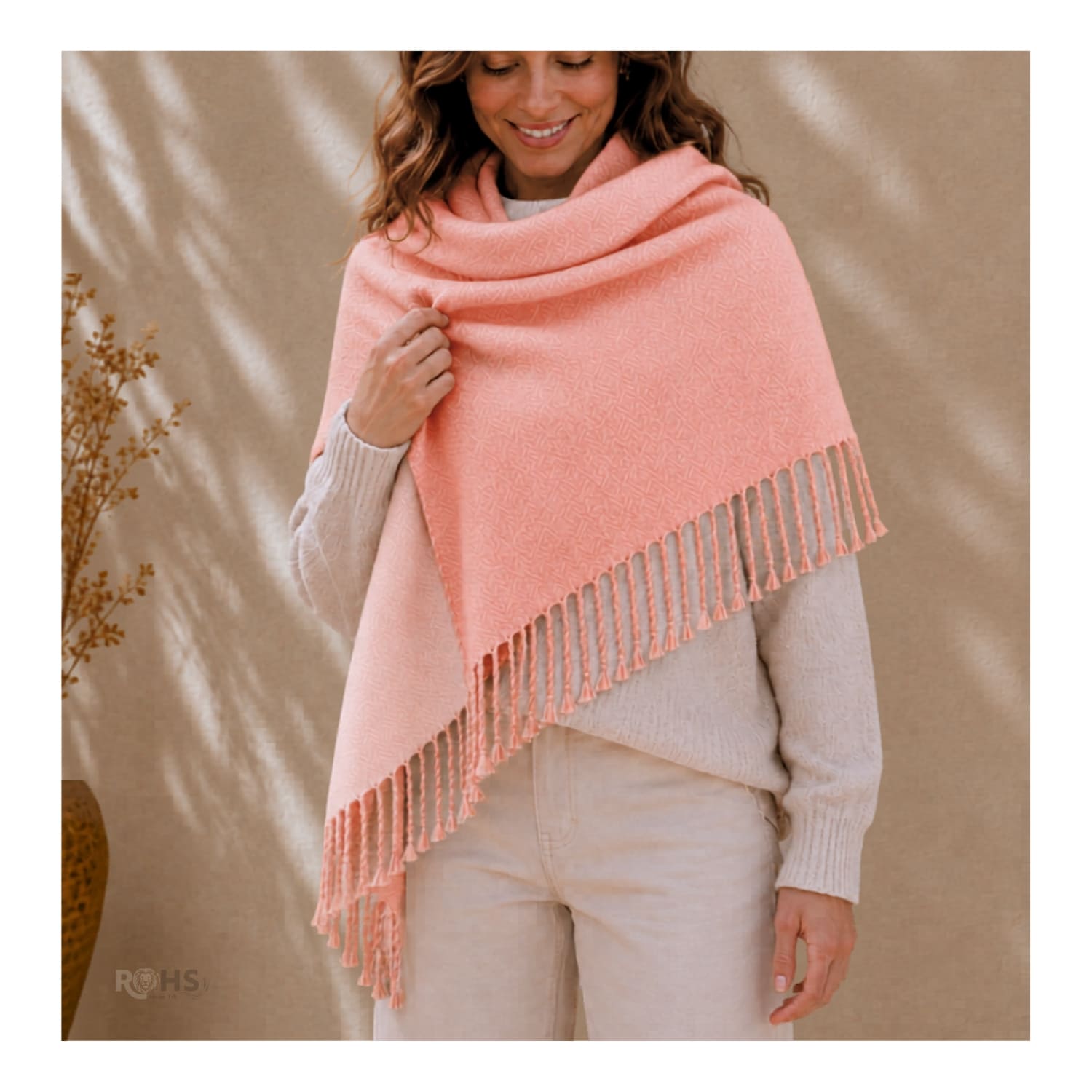 CHALINA REVERSIBLE TEJIDA TONO ROSADO Y ROSADO BEBÉ CON FLECOS 196 X 69 CM - 5