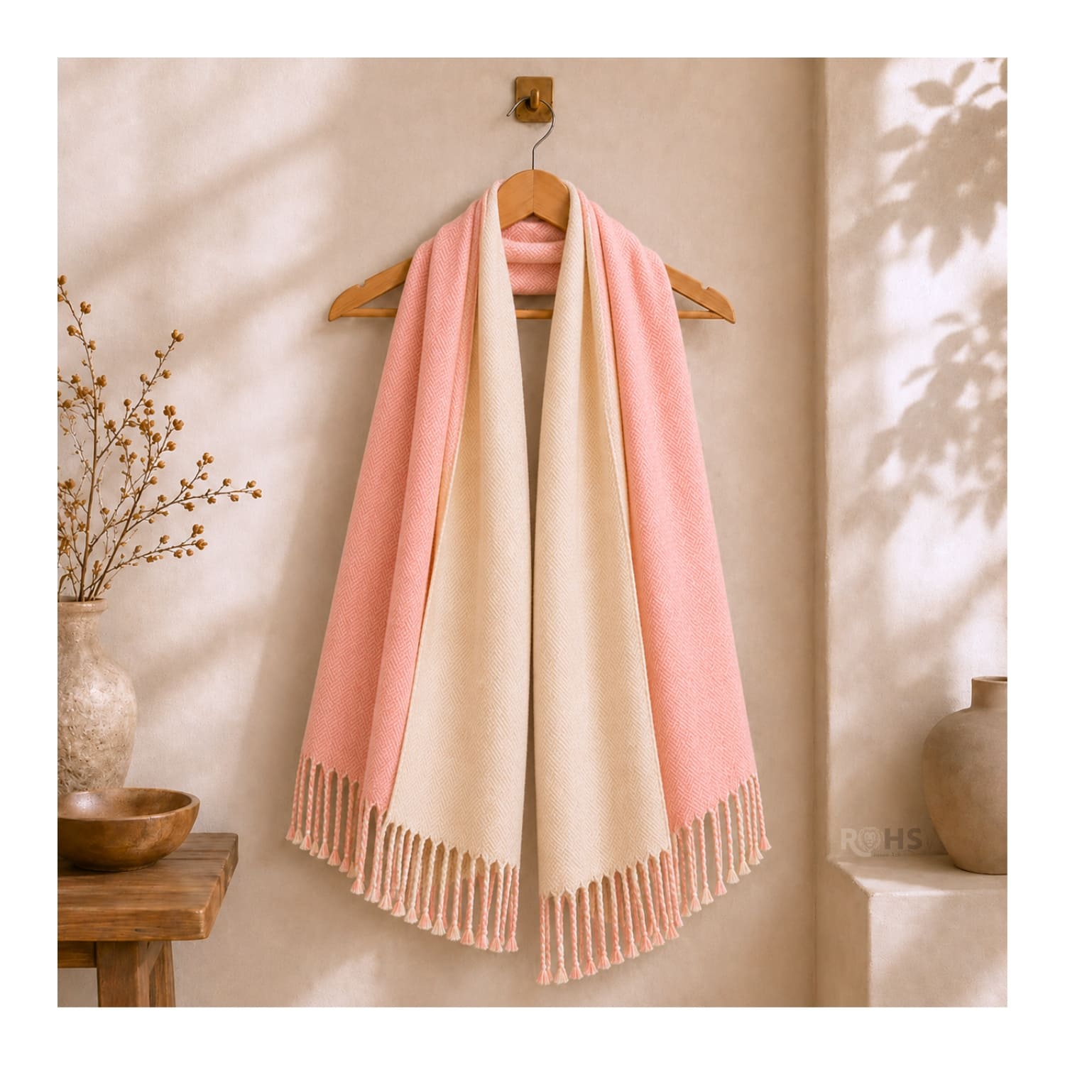 CHALINA REVERSIBLE TEJIDA TONO ROSADO Y CREMA CON FLECOS 196 X 69 CM - 6