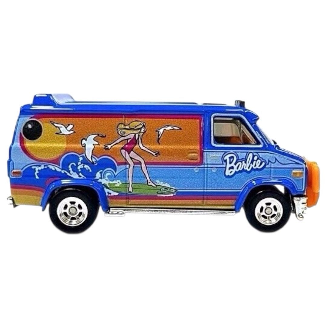 HOT WHEELS PREMIUM CUSTOM GMC PANEL VAN BARBIE - 1
