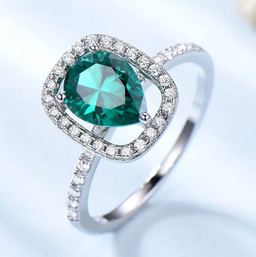 ANILLO ESMERALDA ENCANTADORA EN PLATA 925 - 2