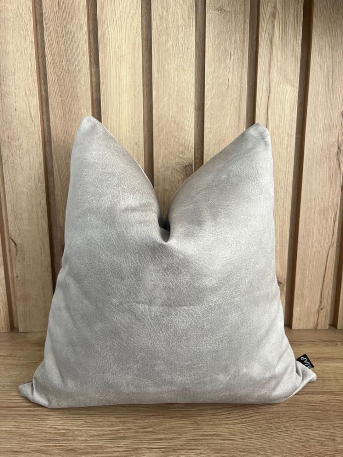 FUNDA COJIN MAP DESIGN SUEDE HUESO 45X45CM GRIS - 4