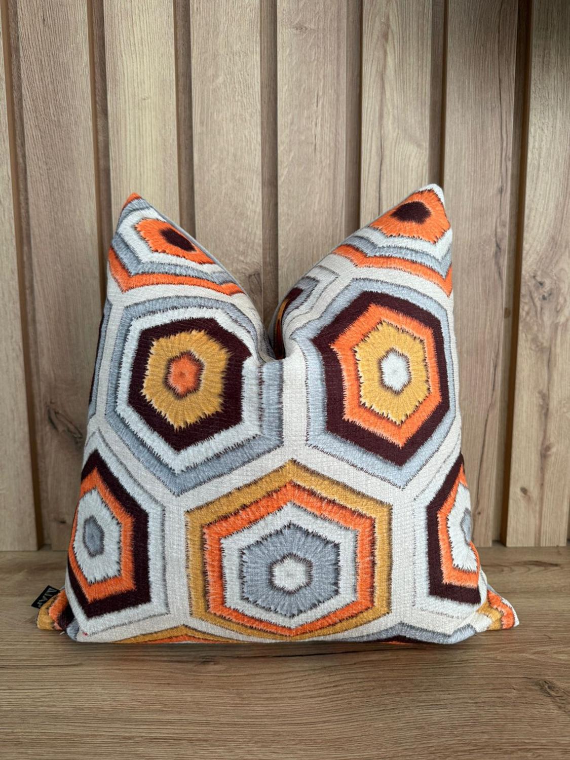 FUNDA COJÍN HEXAGONAL VIBRANTE 45X45CM - 3