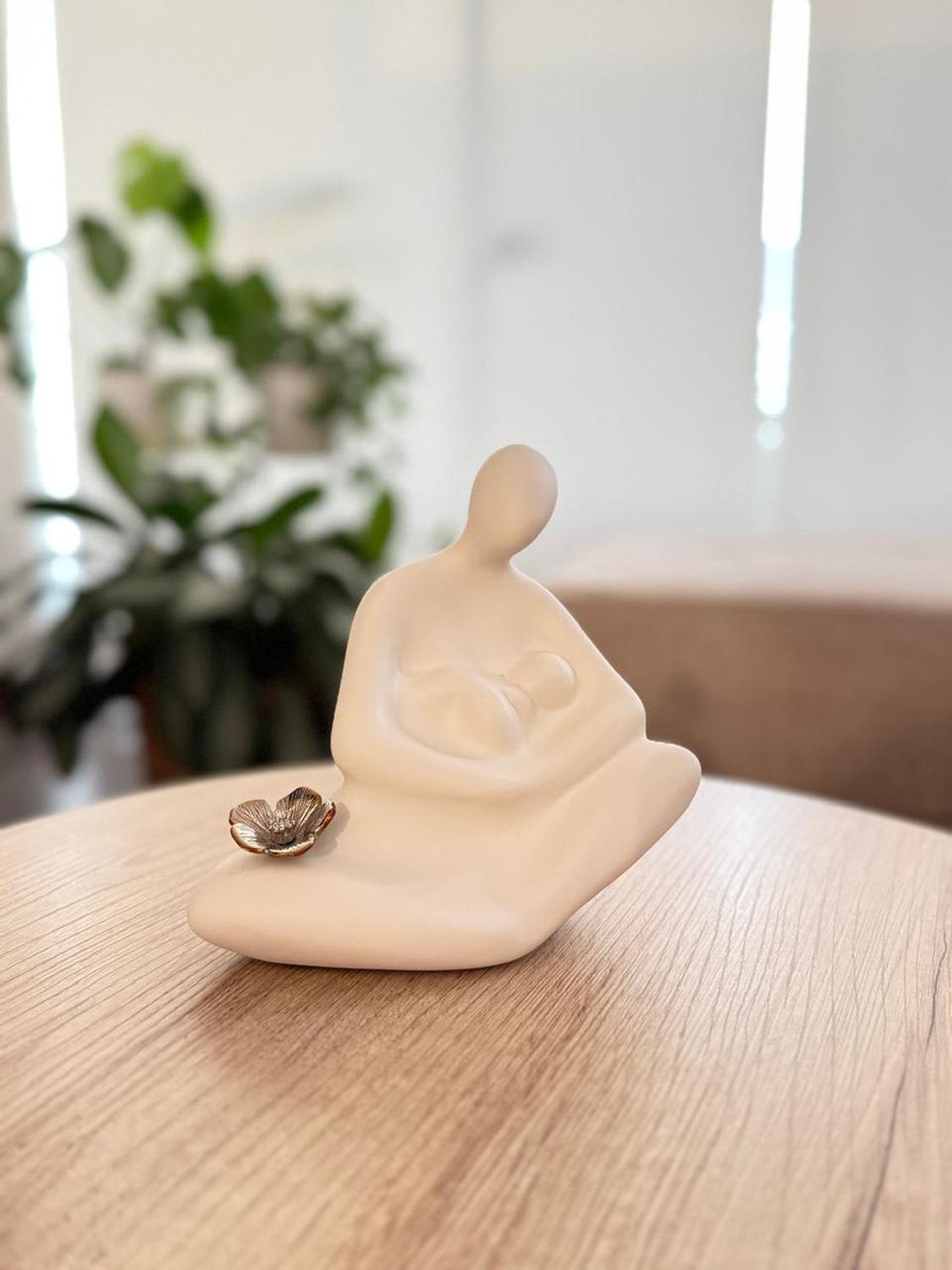 ADORNO FIGURA MADRE CON BEBÉ - 3