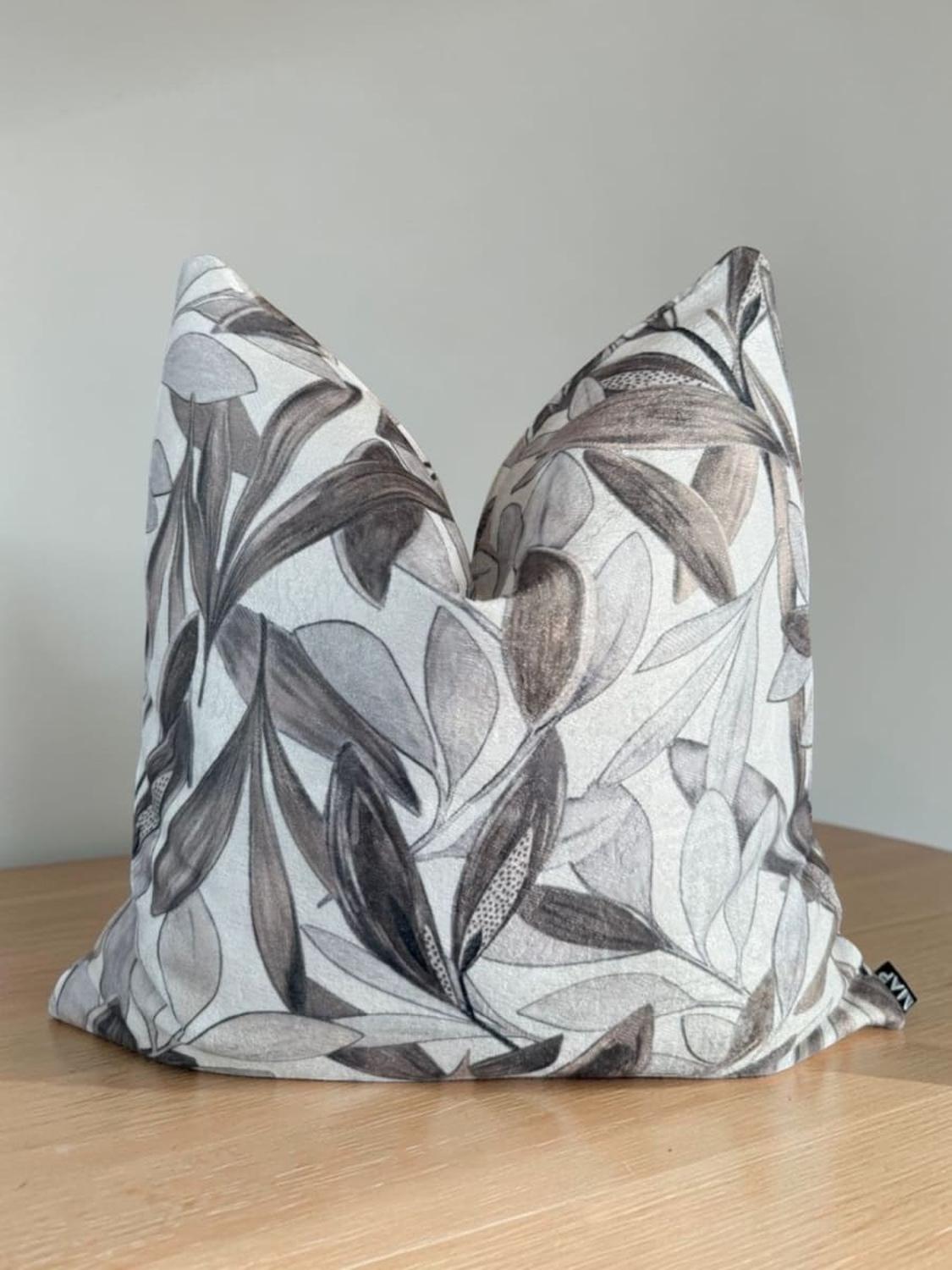FUNDA DE COJÍN OLIVO TAUPE 45 X 45 CM - 1
