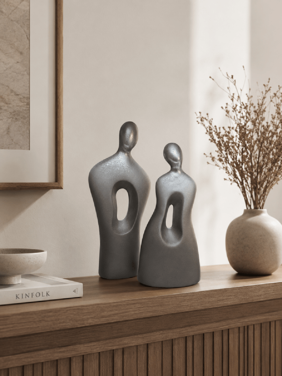 SET DE 2 ESCULTURAS DECORATIVAS DE PAREJA MONOCROM CERÁMICA - 1