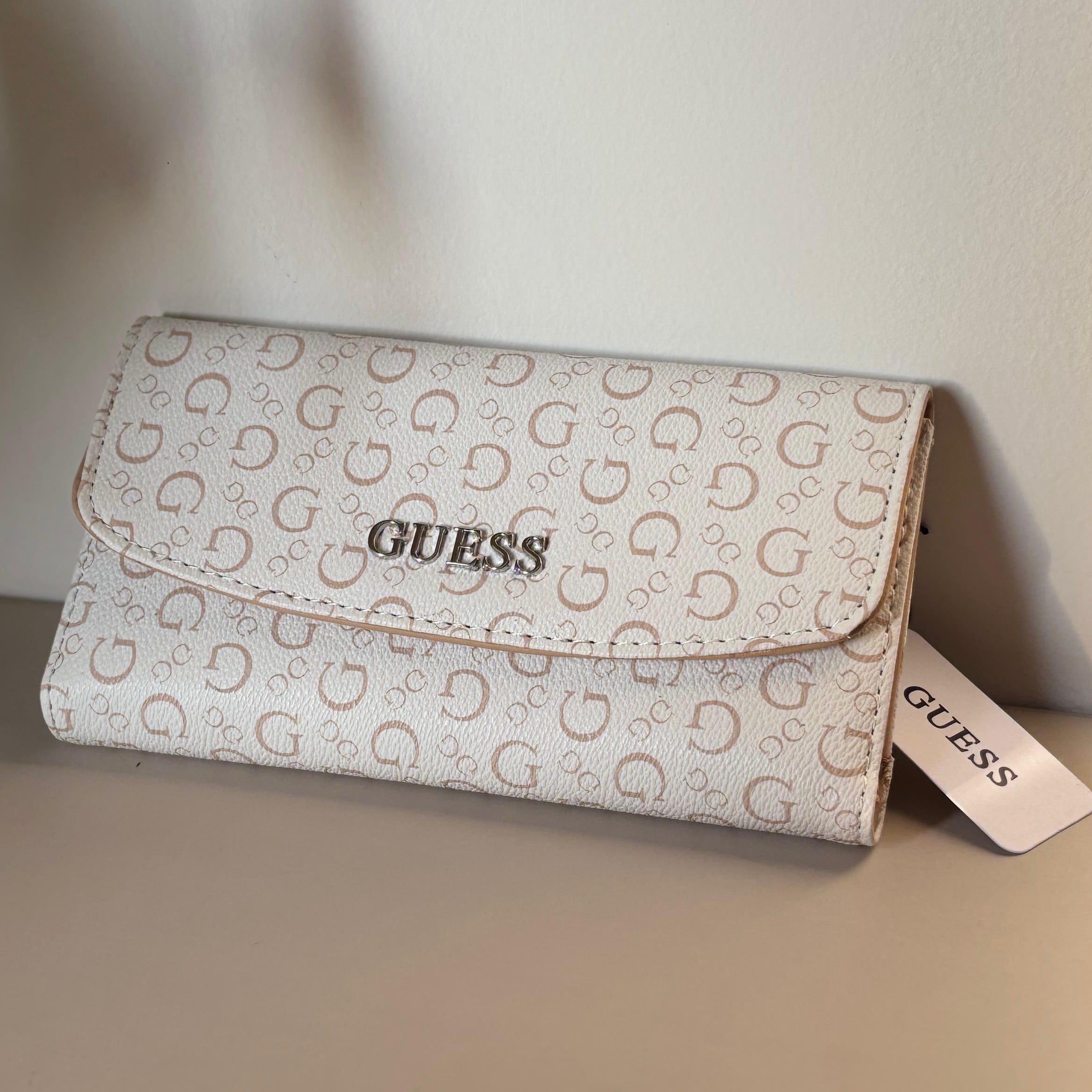 BILLETERA GUESS CREMA - 1